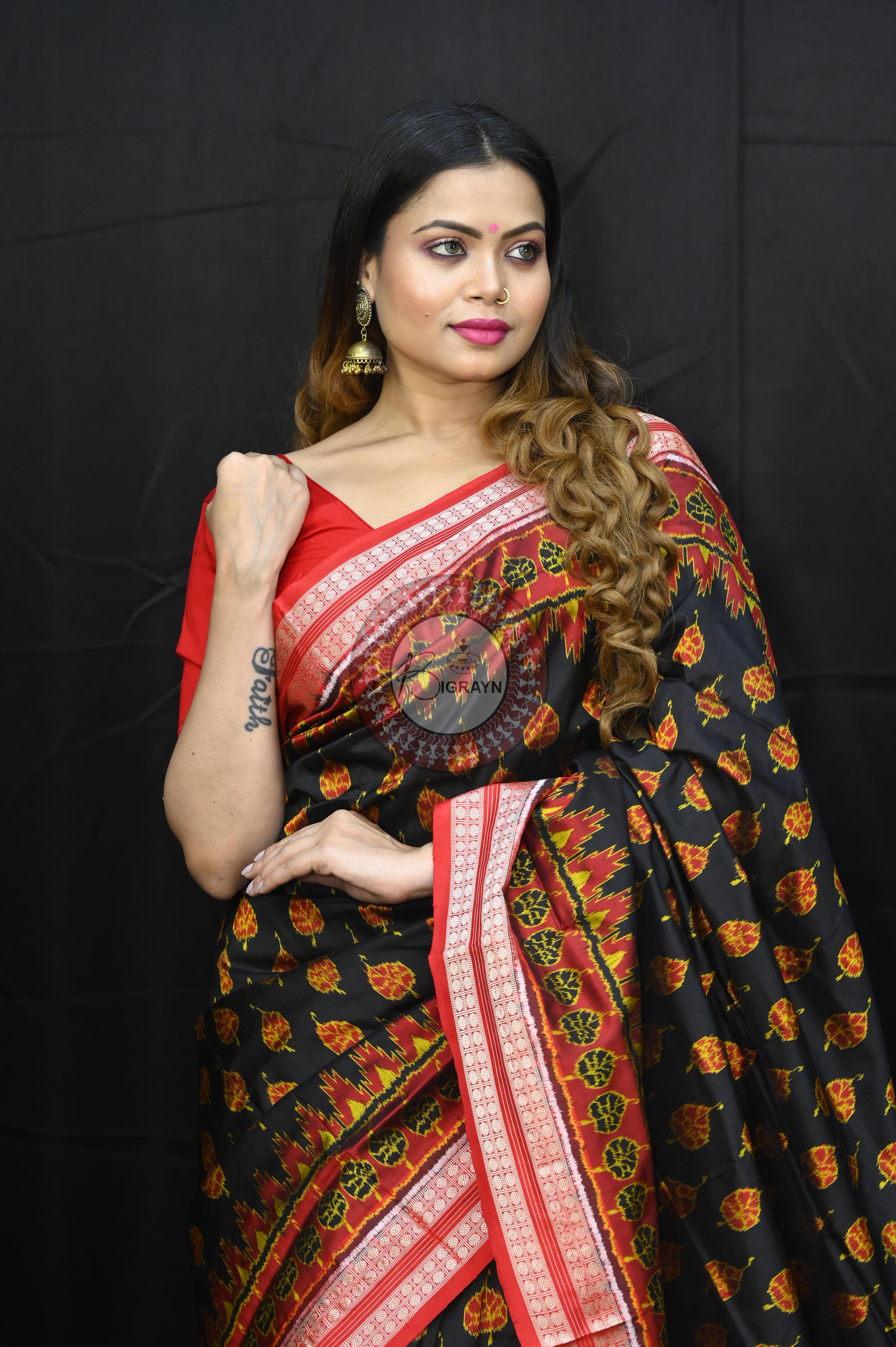 Black Red Peepal Leaves Sambalpuri Silk Saree