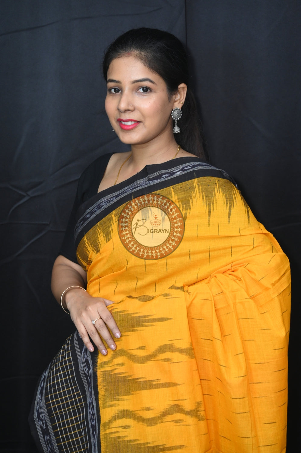 Yellow Black Daali Scott Khandua Cotton Saree