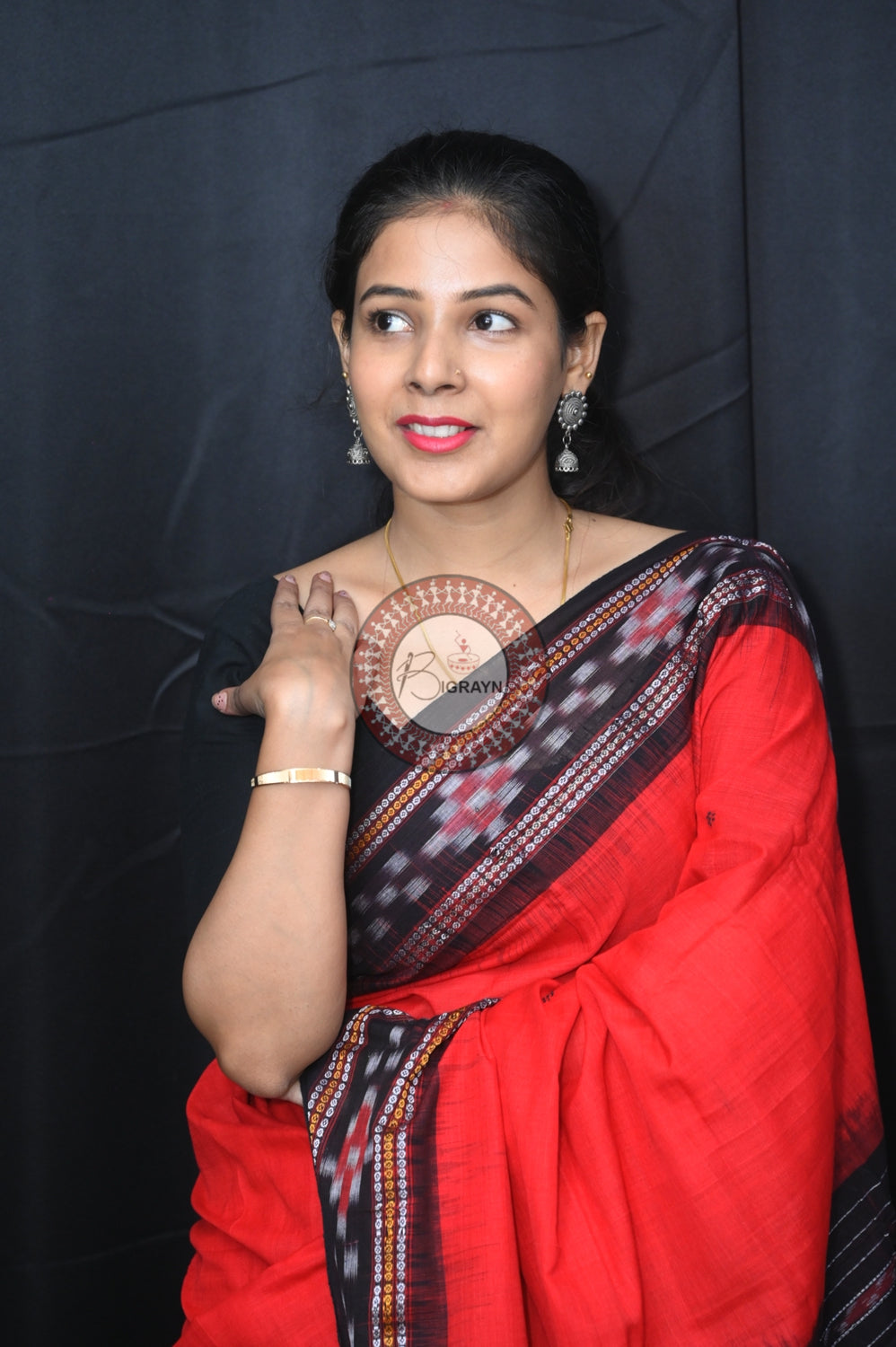 Red Black Rekha Buti Khandua Cotton Saree