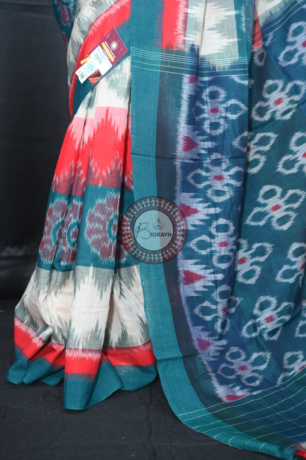 Green White Red Pasapali 7D Khandua Cotton Saree