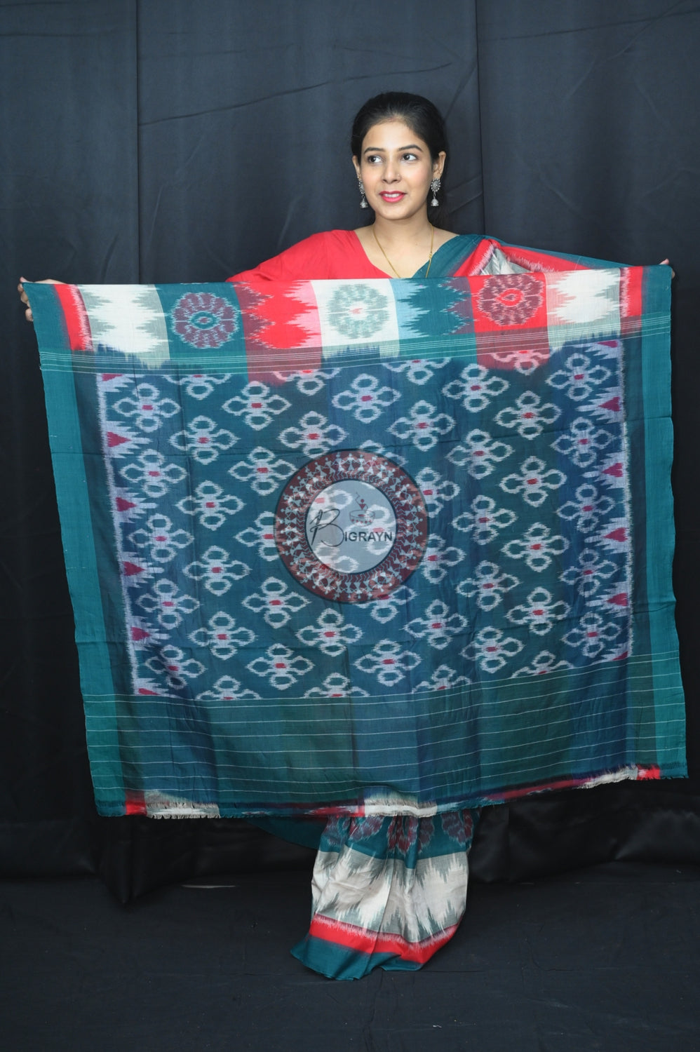 Green White Red Pasapali 7D Khandua Cotton Saree