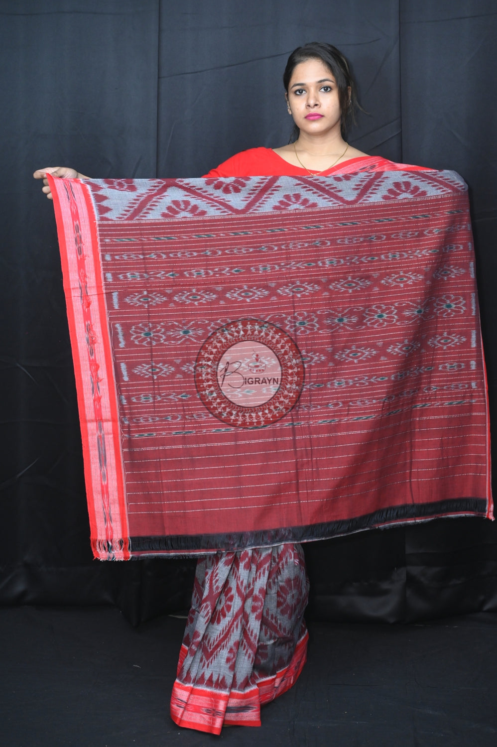 Grey Red Bada Phula Khandua Cotton Saree