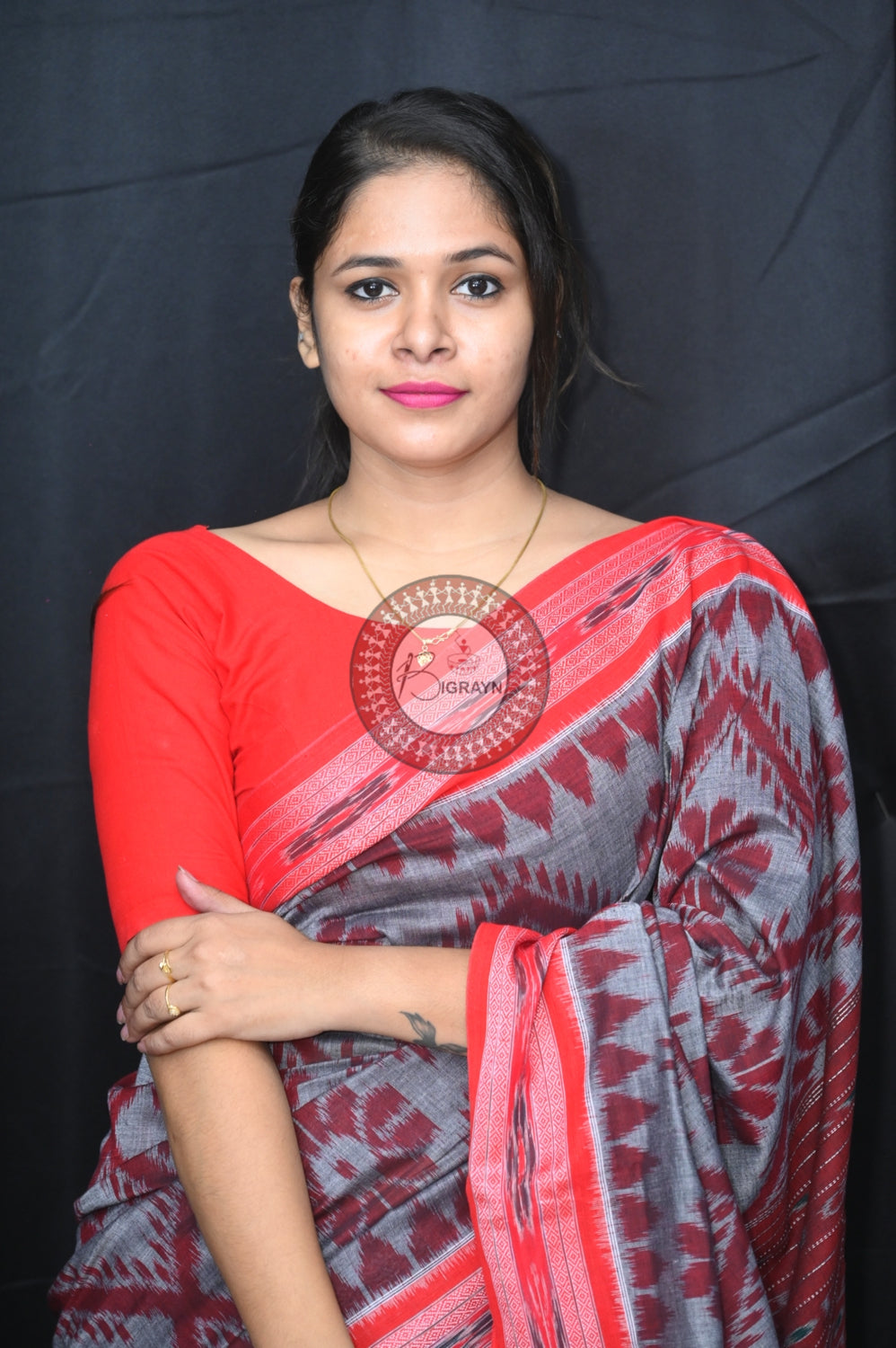 Grey Red Bada Phula Khandua Cotton Saree