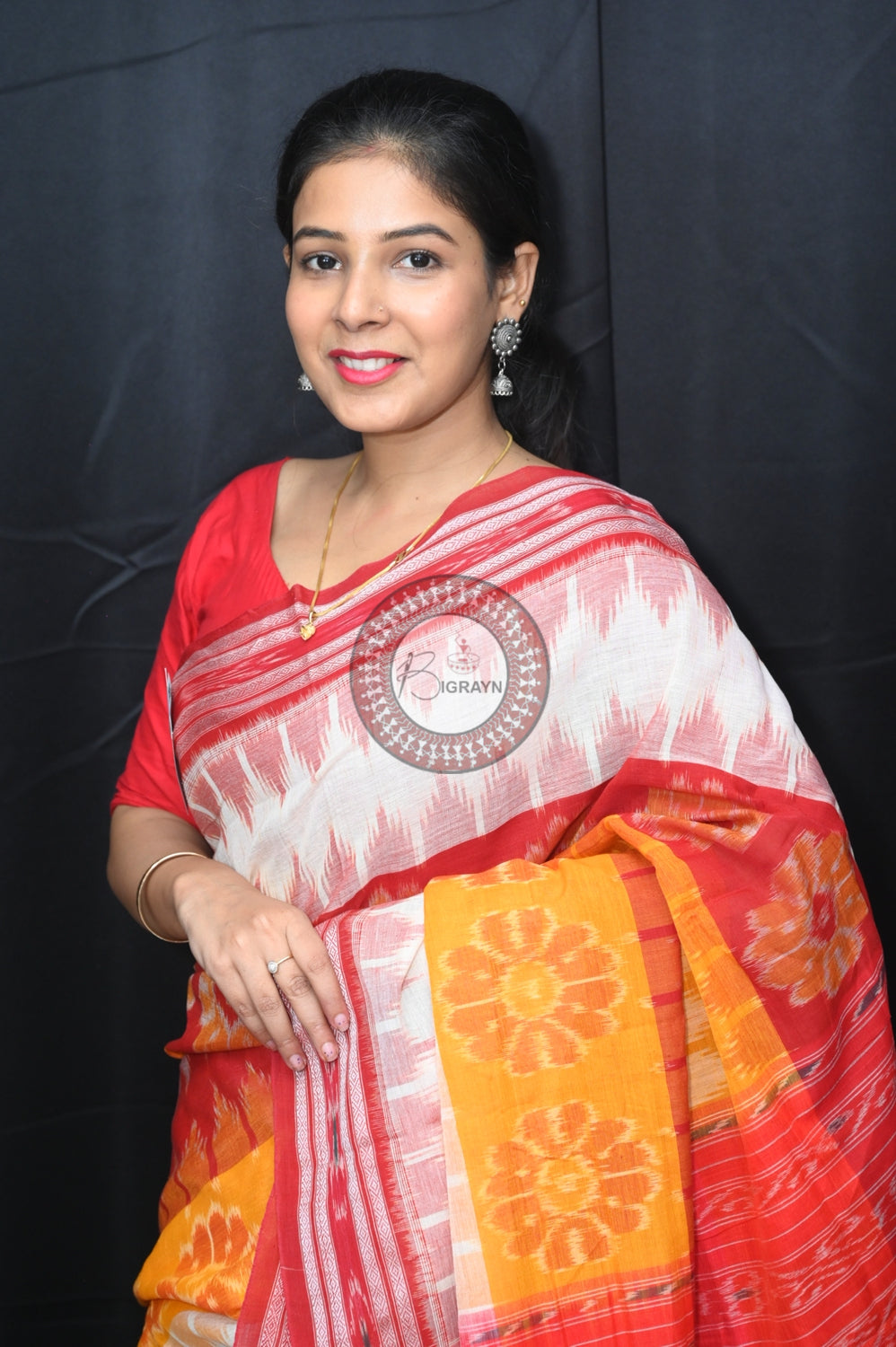 White Yellow Maroon 7D Khandua Cotton Saree