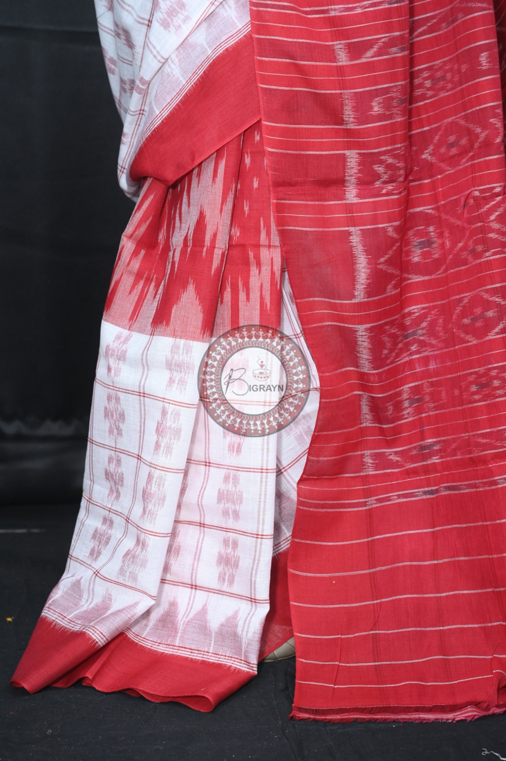 White Maroon Scot Kargil Khandua Cotton Saree