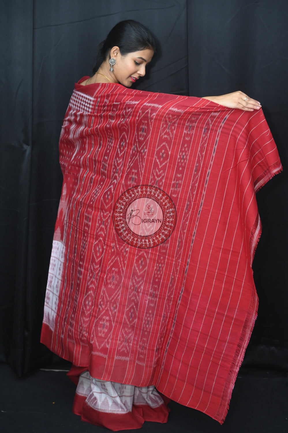 White Maroon Scot Kargil Khandua Cotton Saree