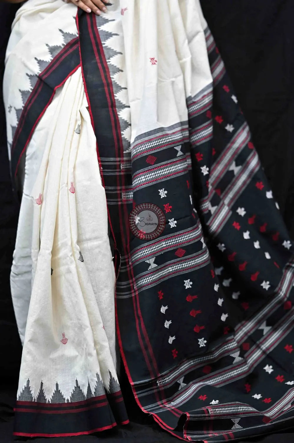 White Black Fish Turtle Kotpad cotton Sarees