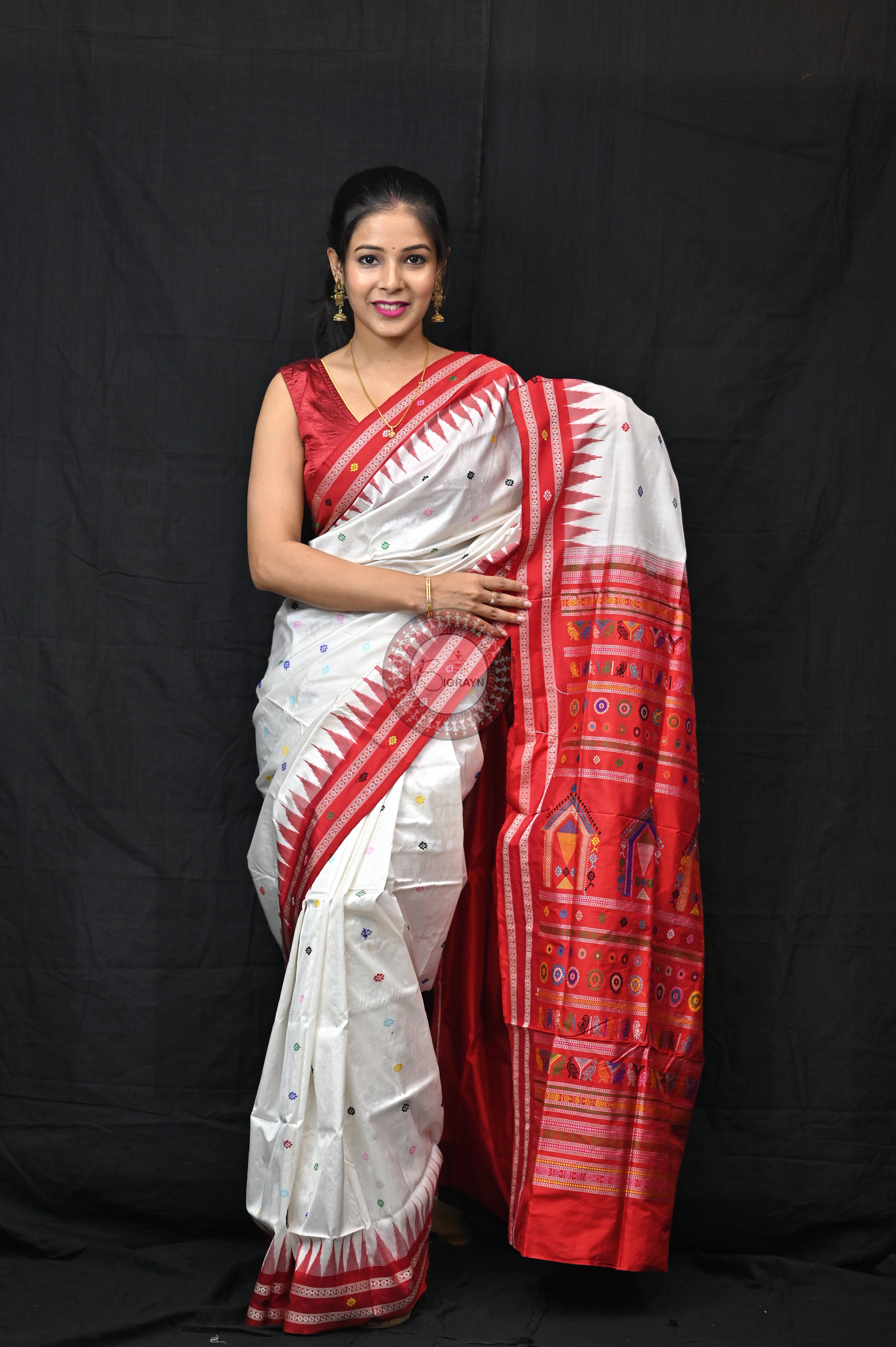 White Red Dolabedi Silk Saree