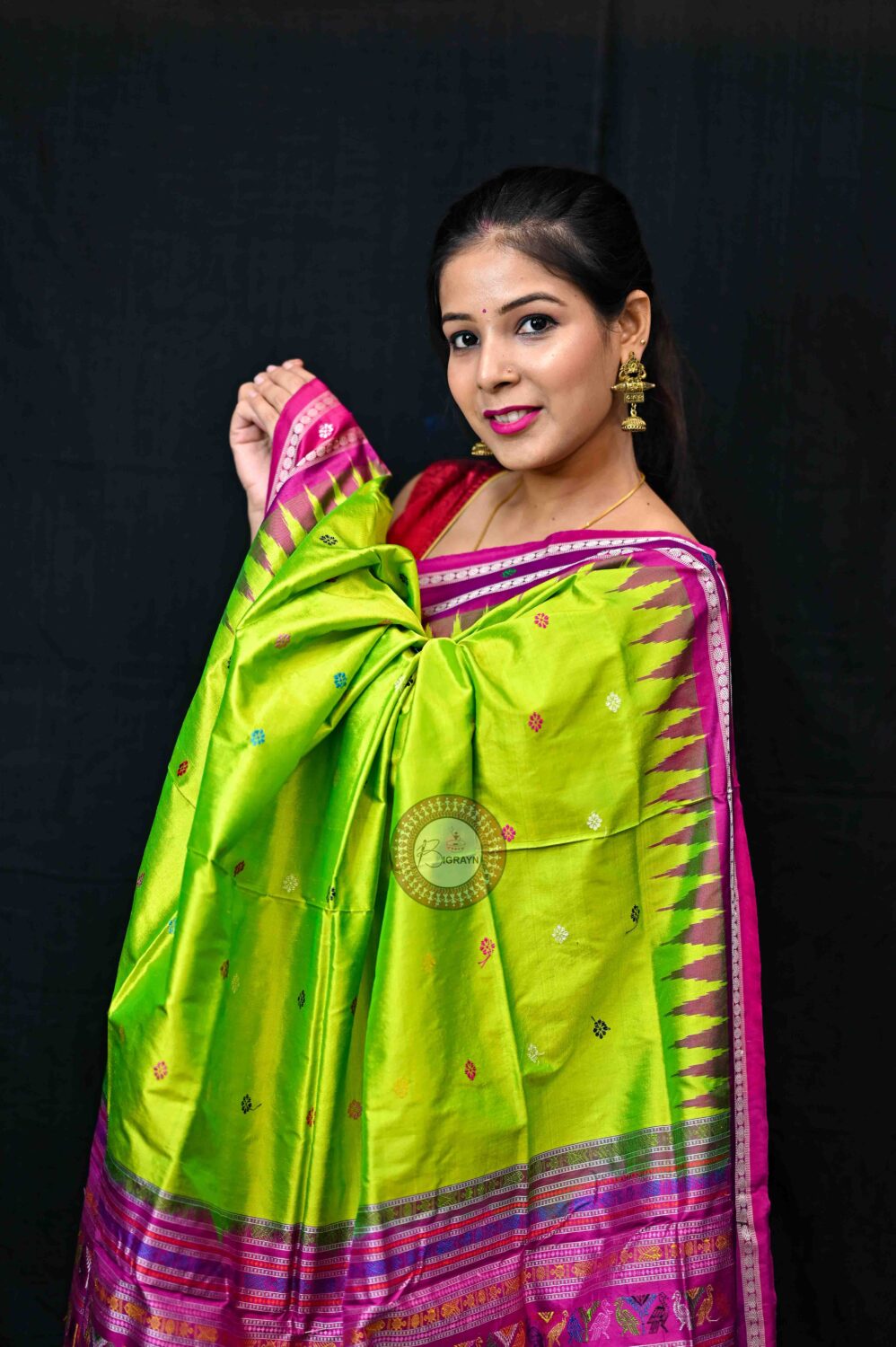 Neon Green Magenta Dolabedi Silk Saree