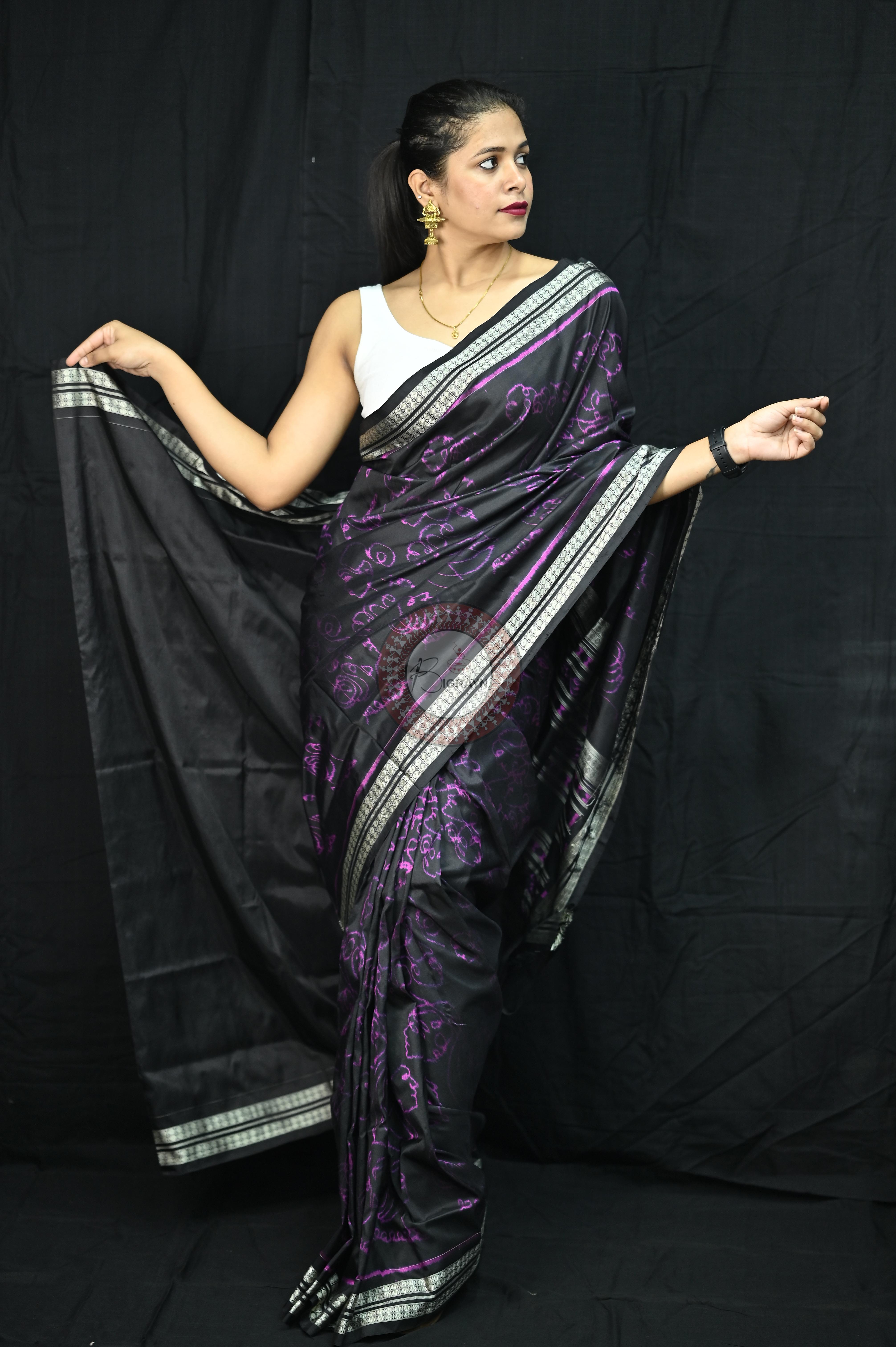 Black Magenta Women Head Sambalpuri Silk Saree