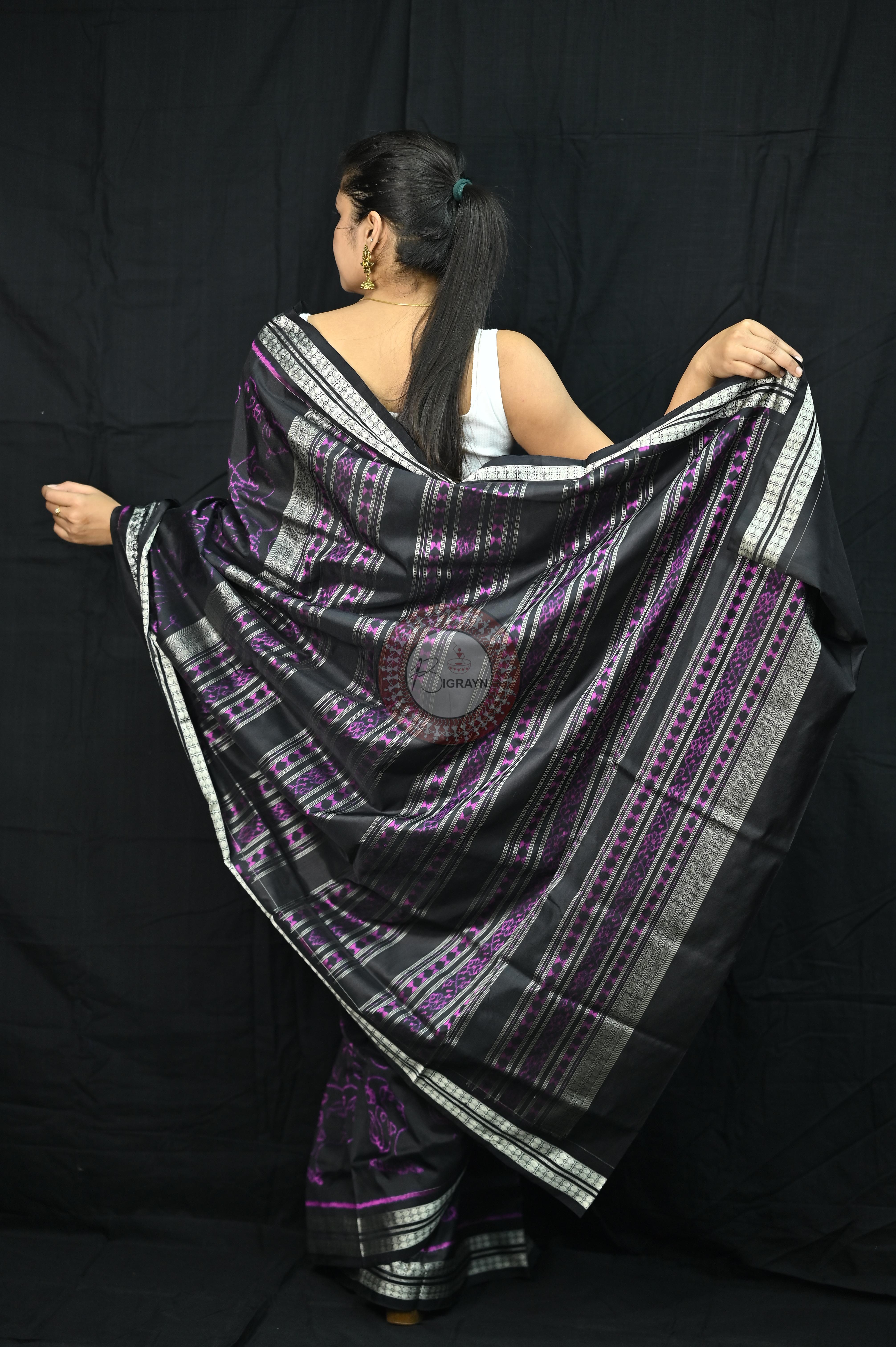 Black Magenta Women Head Sambalpuri Silk Saree