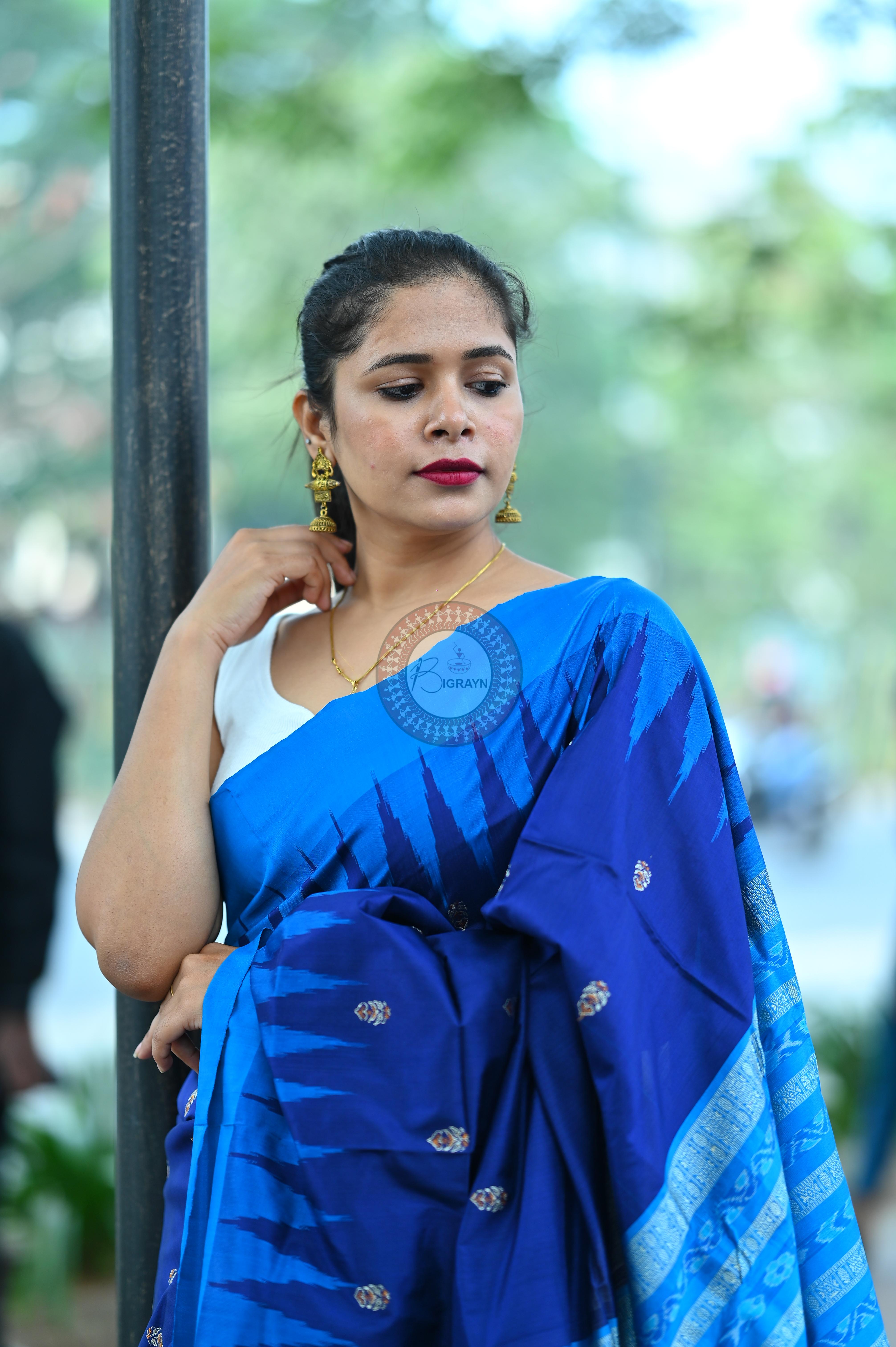 Navy Blue Flower Bomkai Silk Saree
