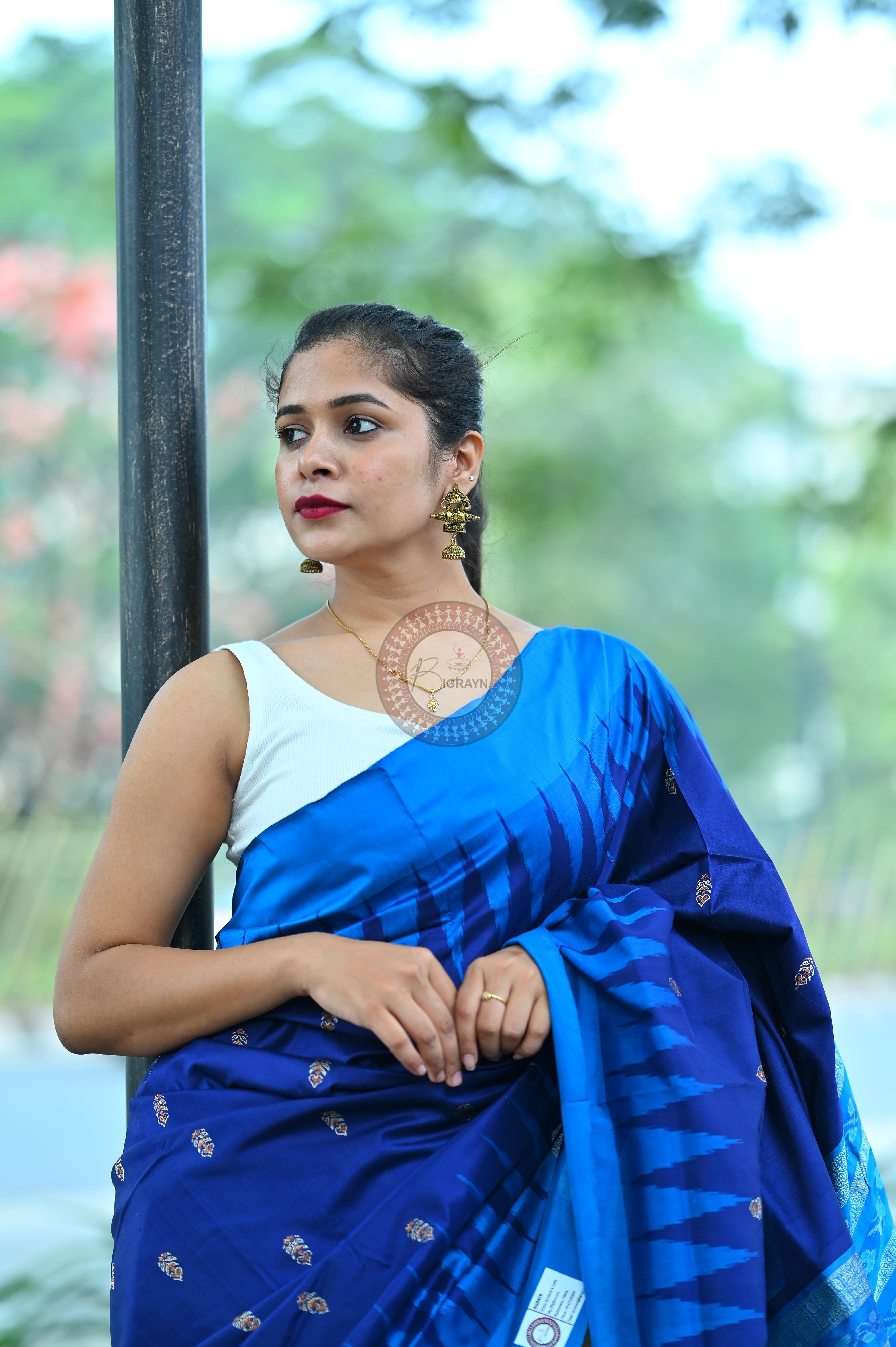 Navy Blue Flower Bomkai Silk Saree