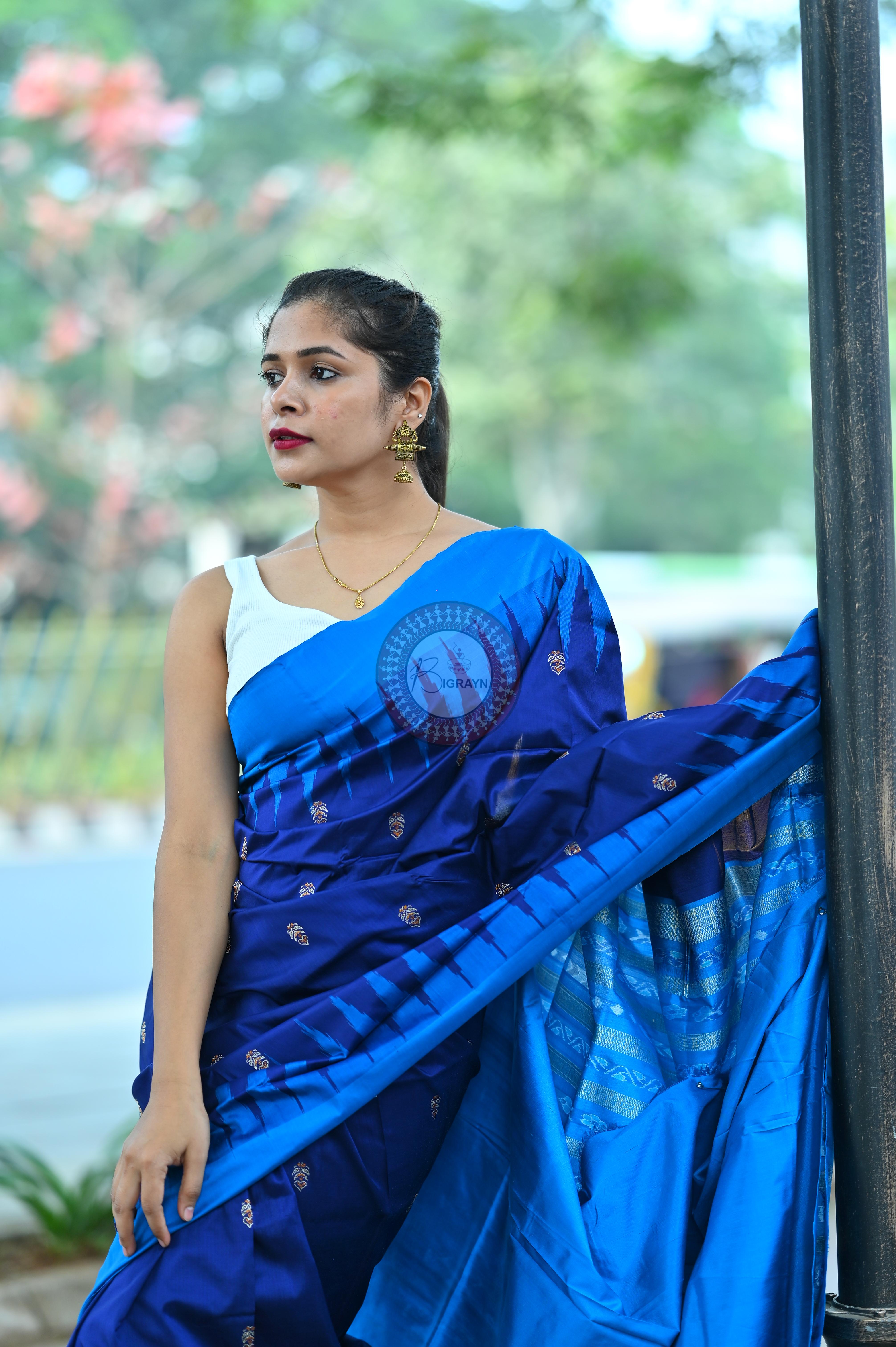 Navy Blue Flower Bomkai Silk Saree