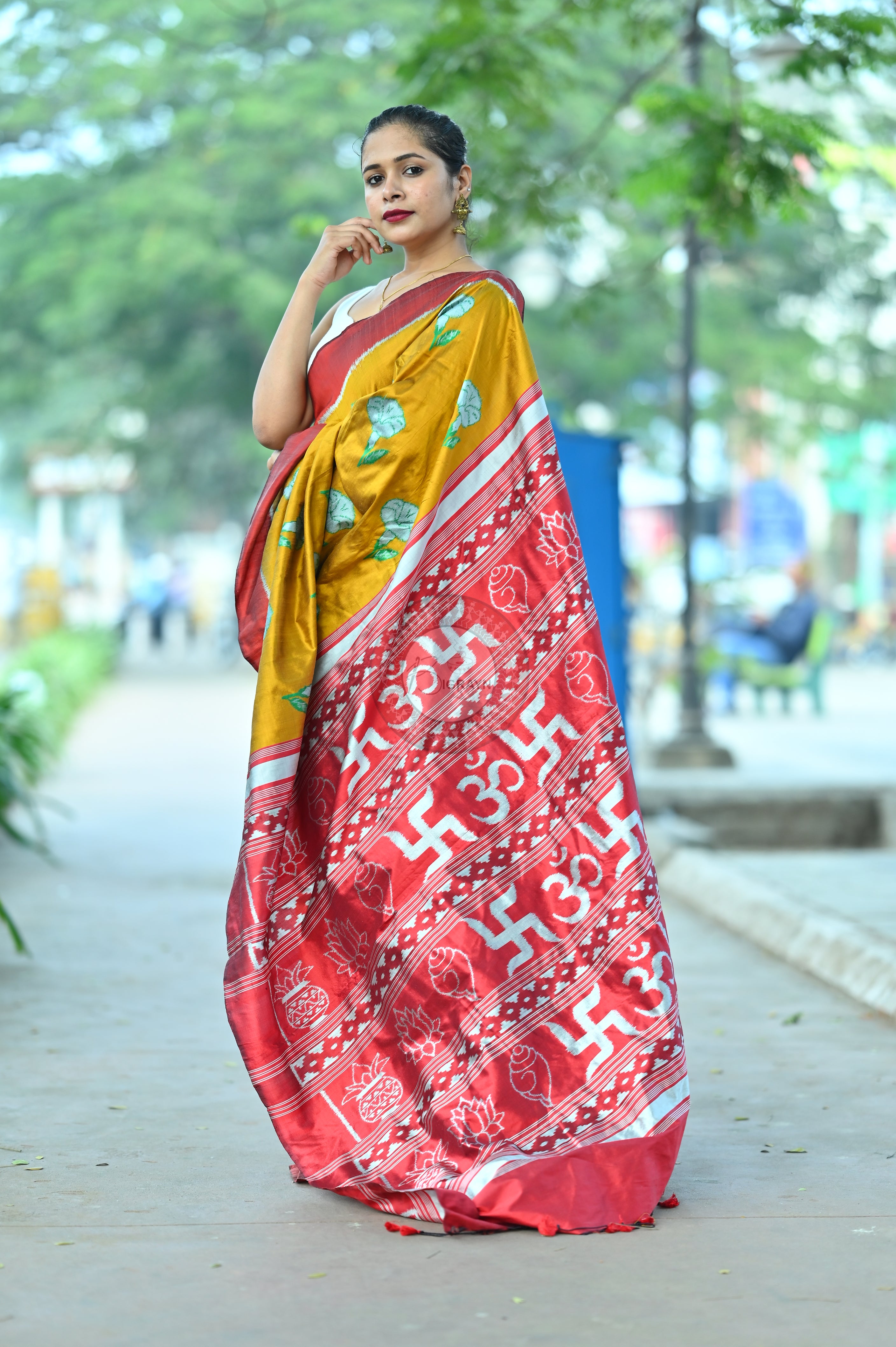 Golden Red Dudura Flower Mulberry Silk Saree