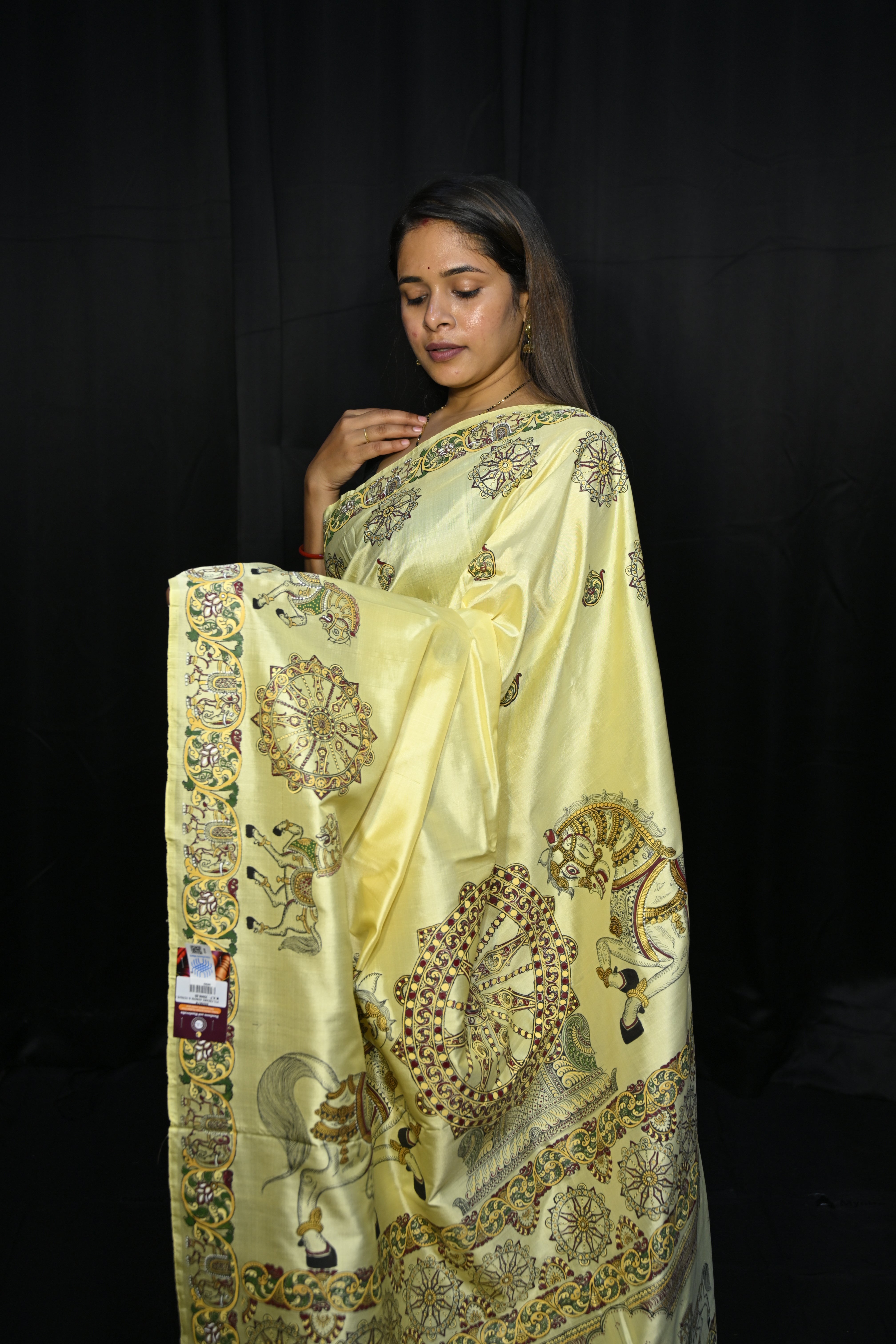 Creame Horse And Konark Wheel Theme Pattachitra Sambalpuri Silk Saree