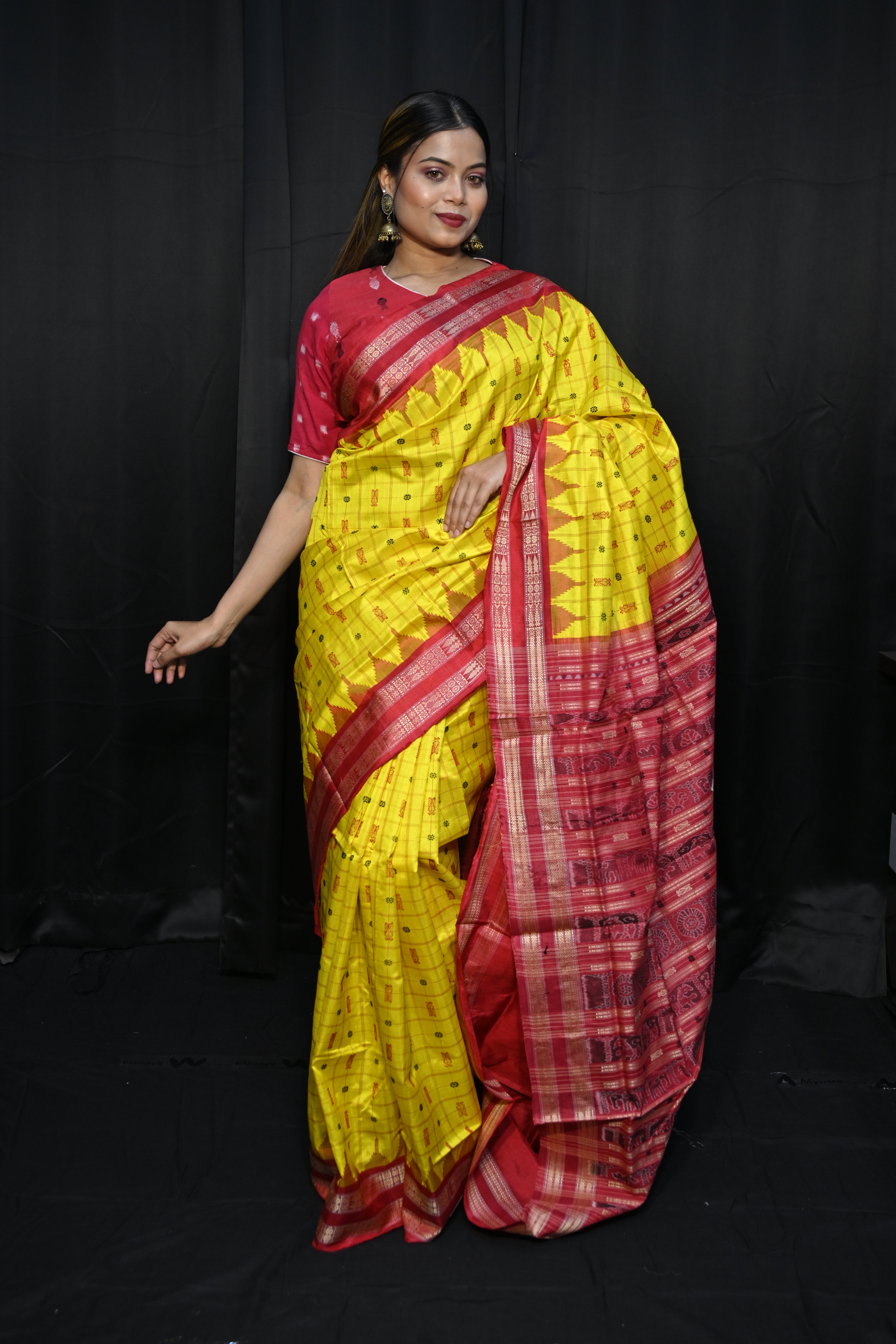 Yellow Red Hazarbuti Tussar Silk Saree
