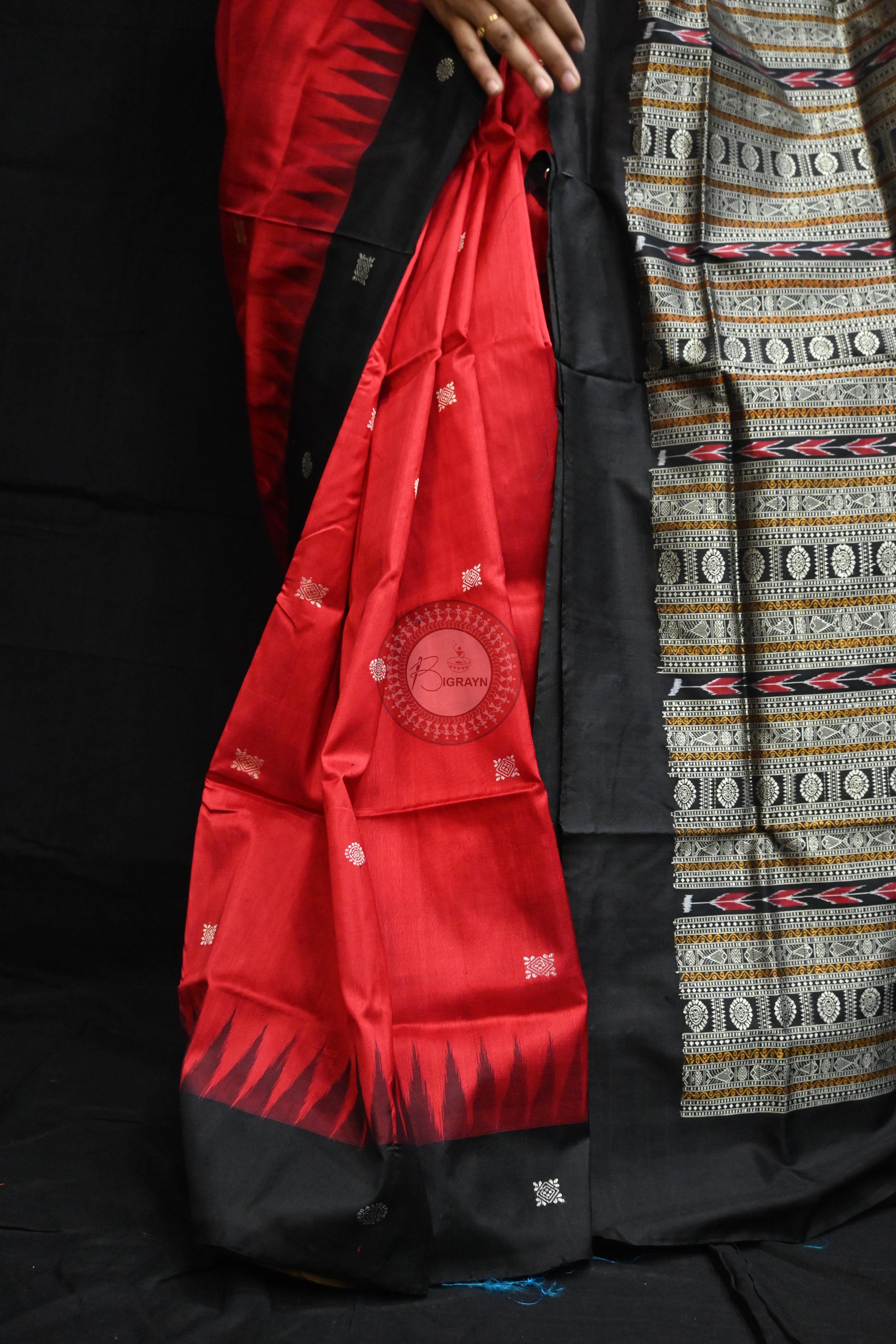Red Black Flower Bomkai Silk Saree