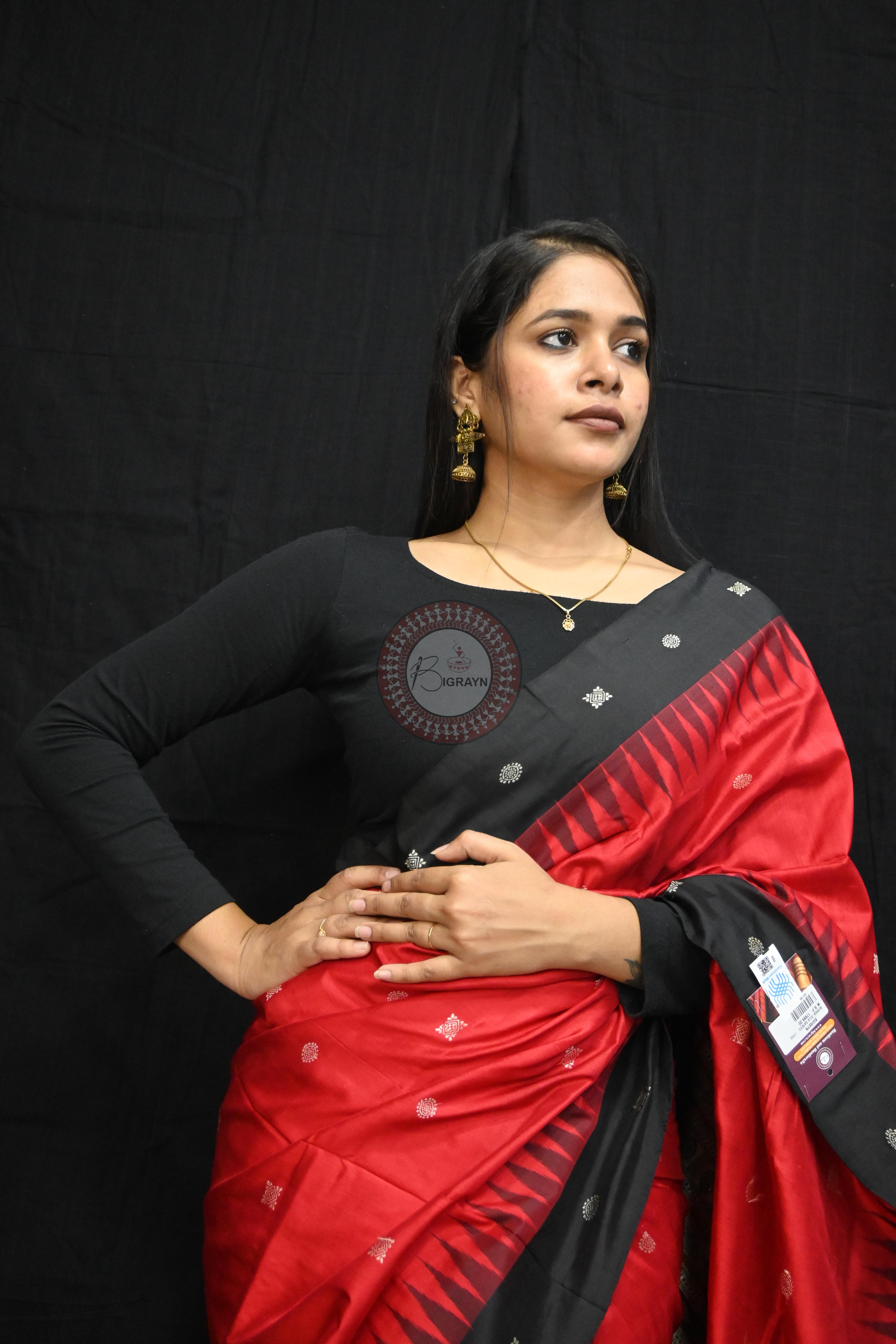 Red Black Flower Bomkai Silk Saree
