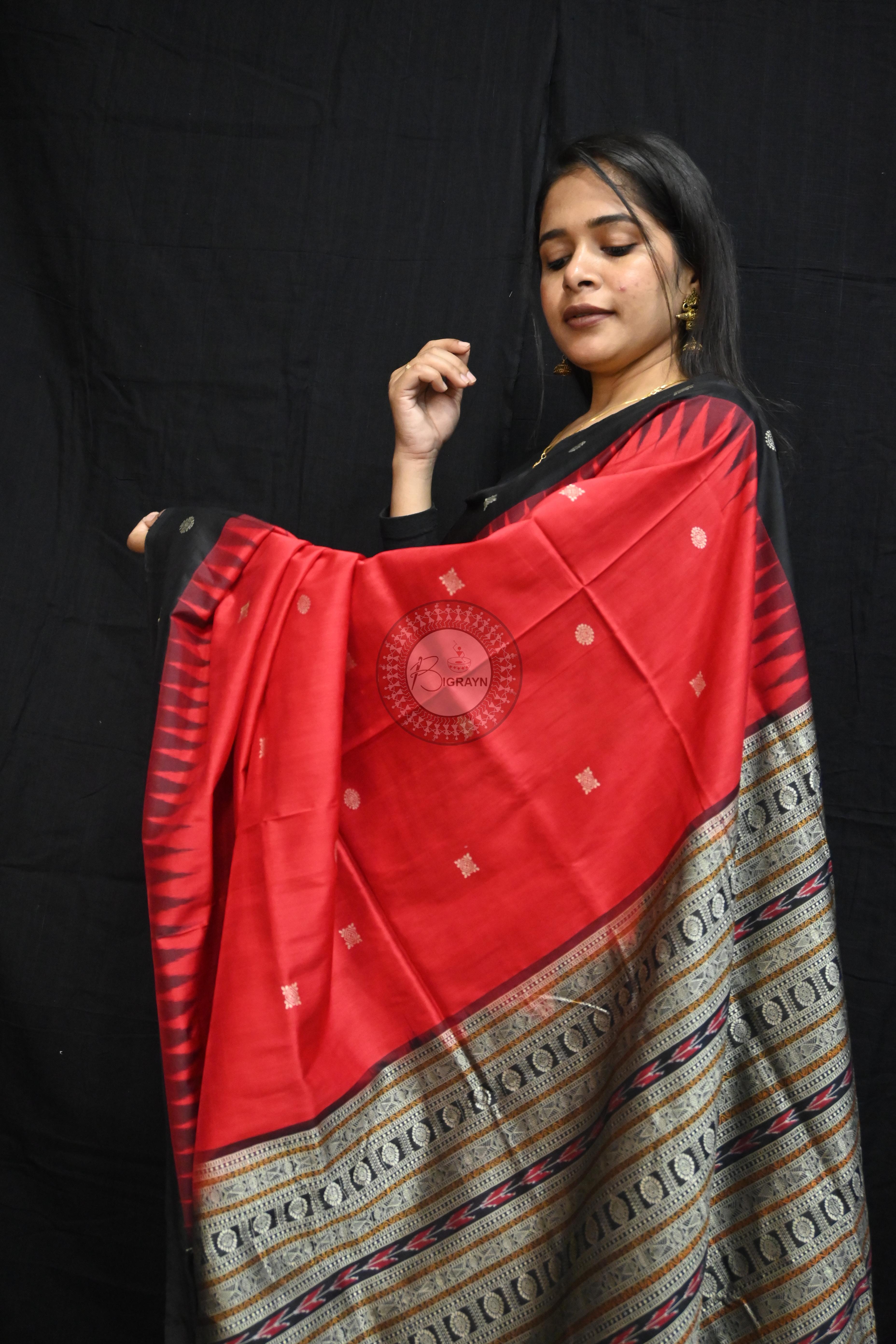 Red Black Flower Bomkai Silk Saree