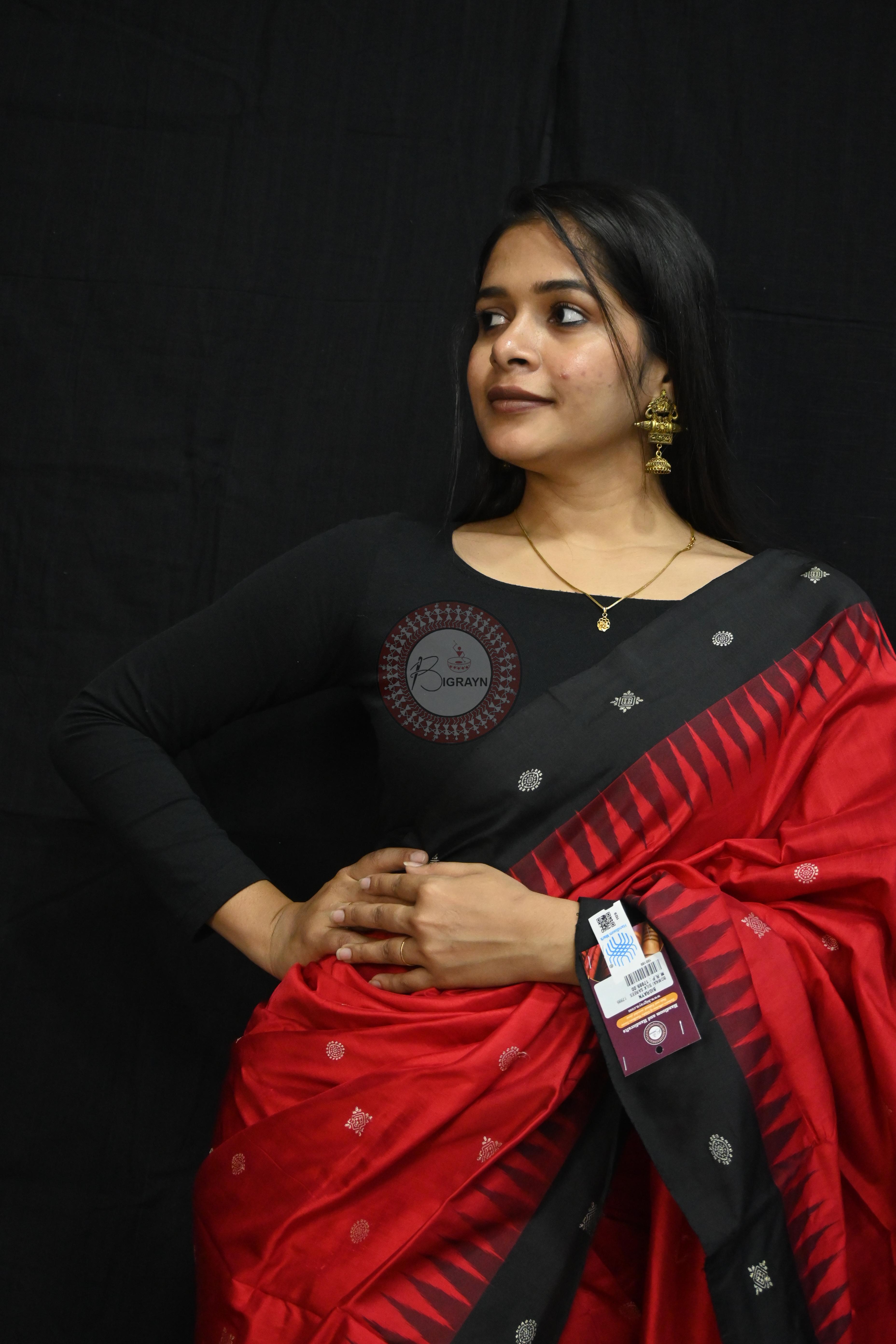 Red Black Flower Bomkai Silk Saree