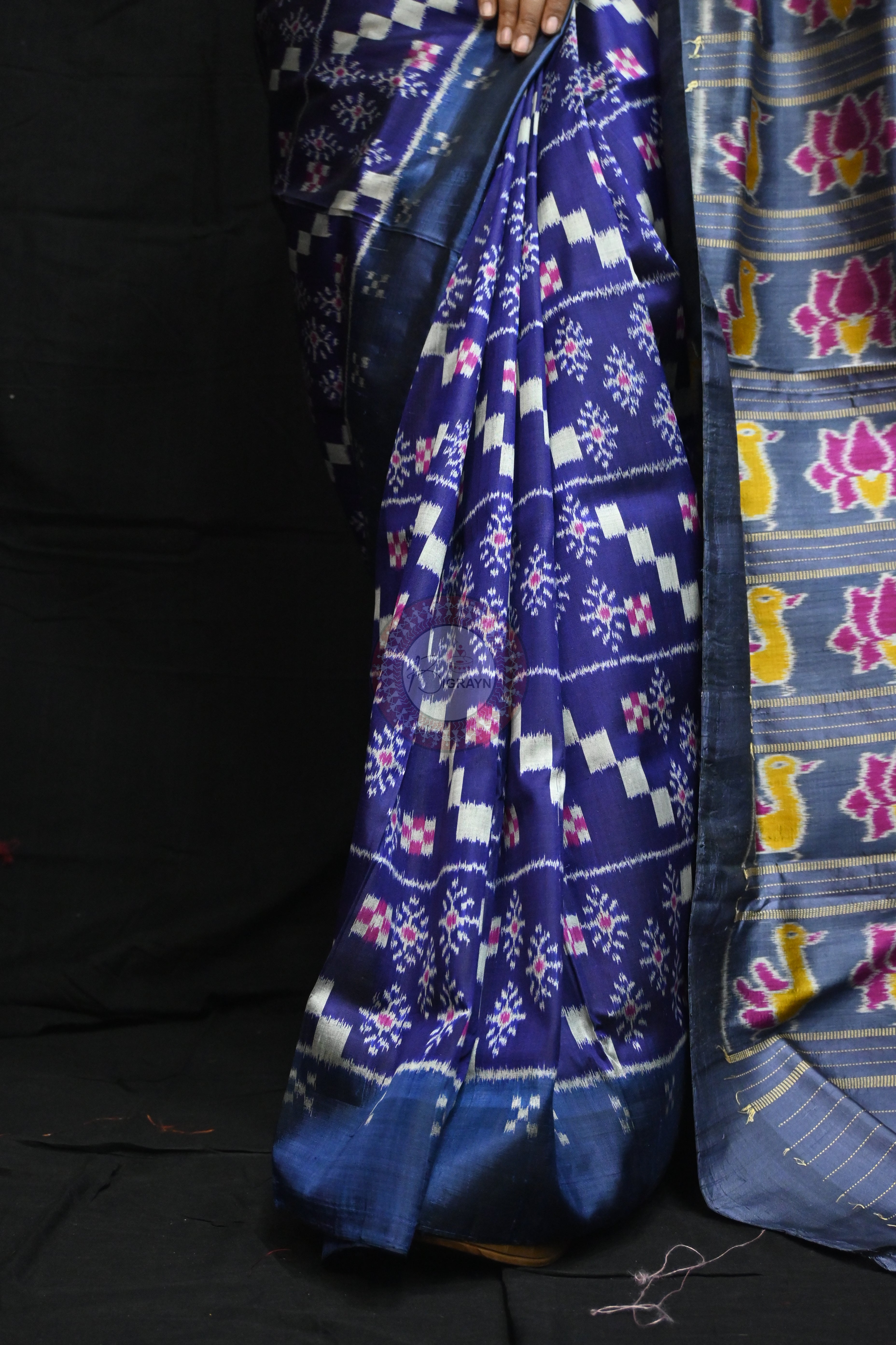 Blue 10D Pasapali Flowers Ducks Lotus Anchal Mulberry Silk Saree