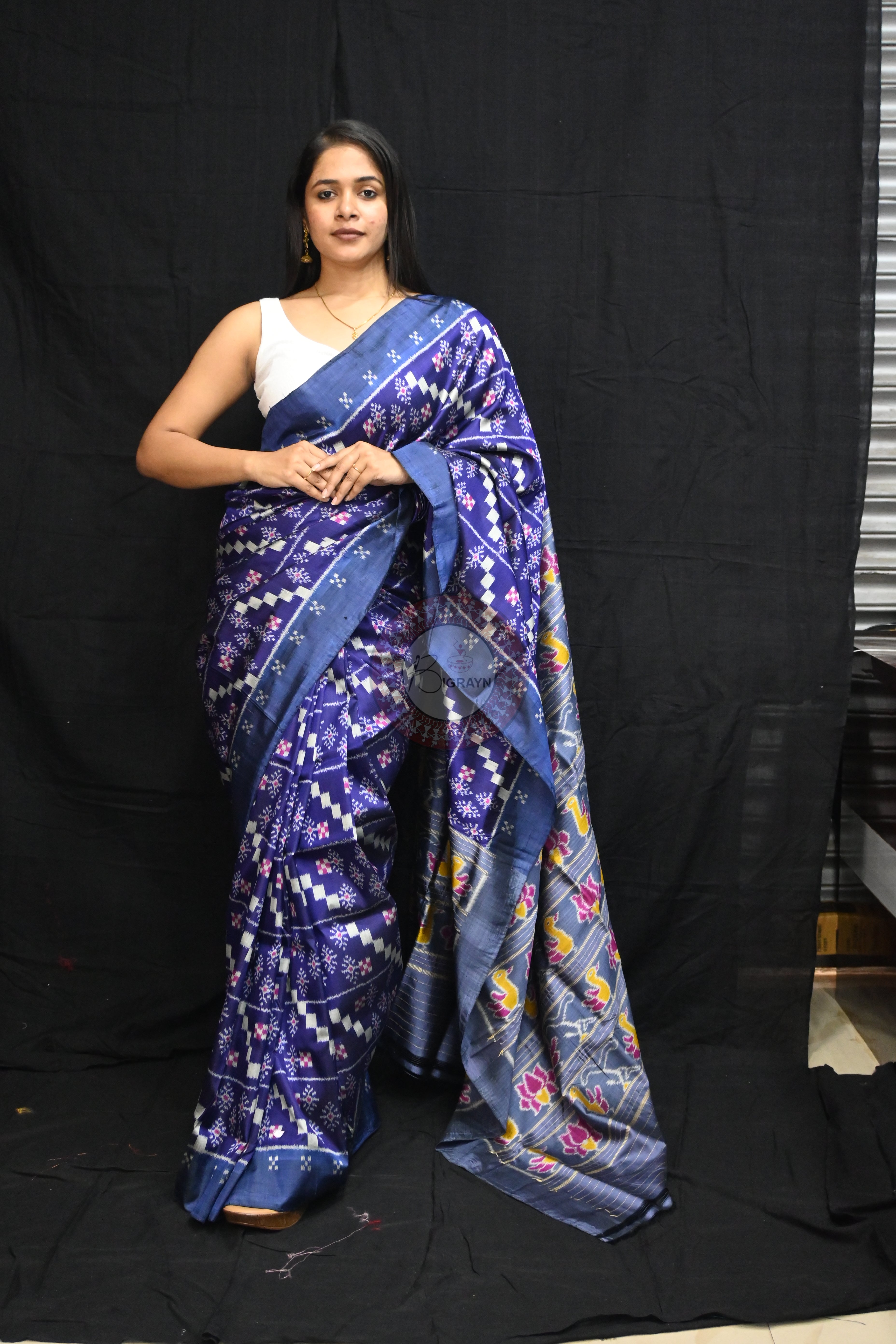 Blue 10D Pasapali Flowers Ducks Lotus Anchal Mulberry Silk Saree