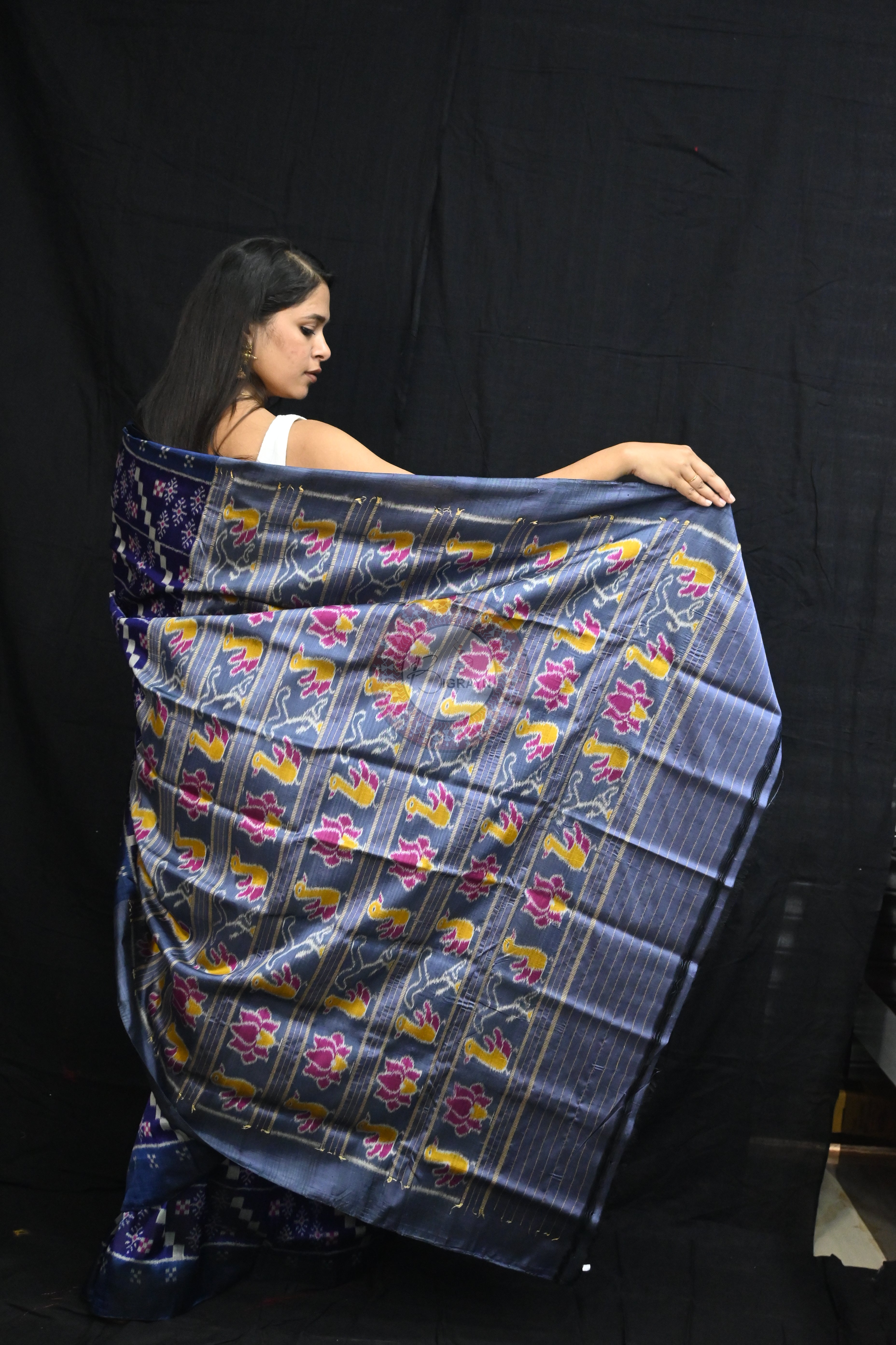 Blue 10D Pasapali Flowers Ducks Lotus Anchal Mulberry Silk Saree