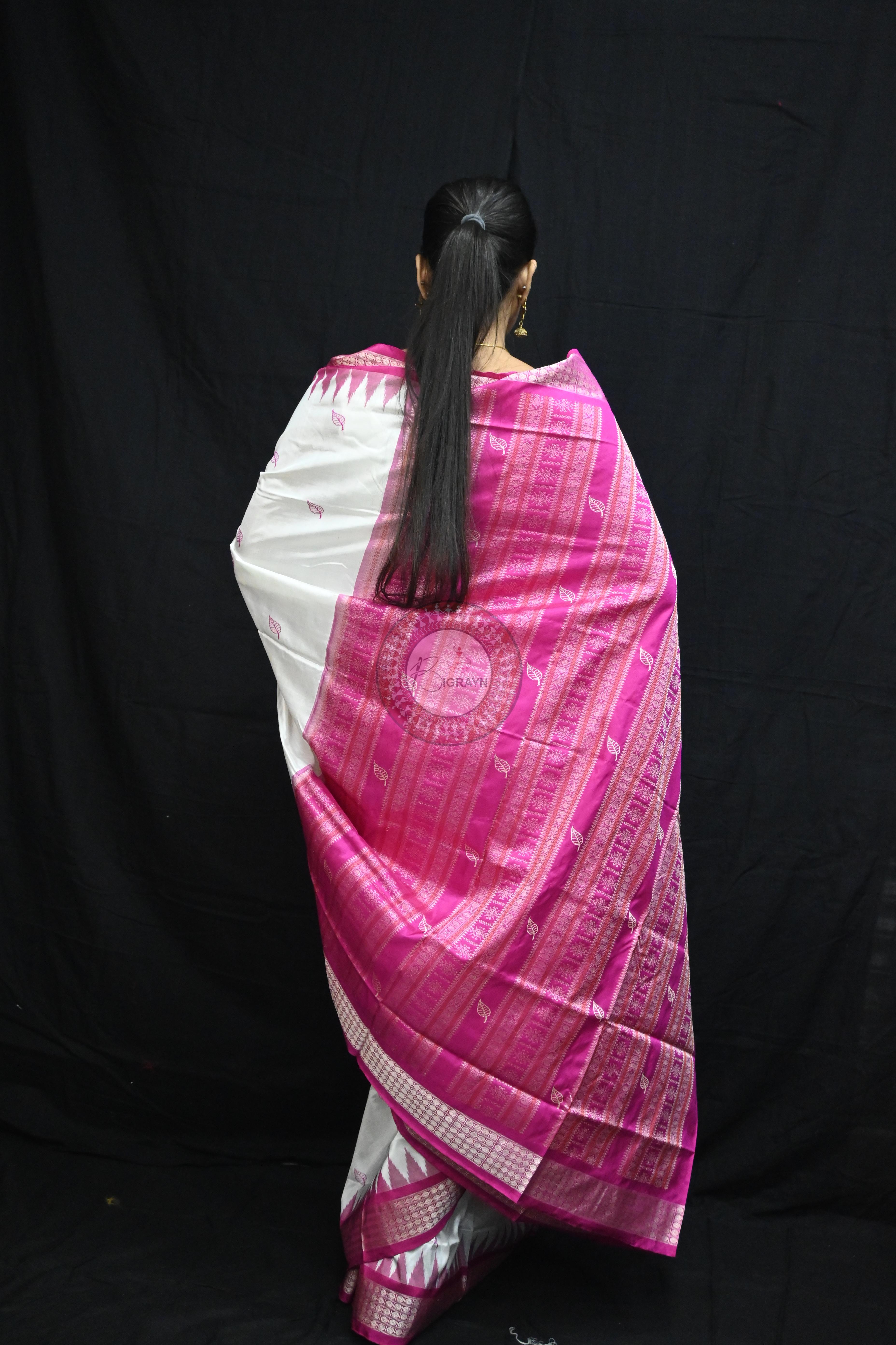 White Magenta Leafs Bomkai Silk Saree