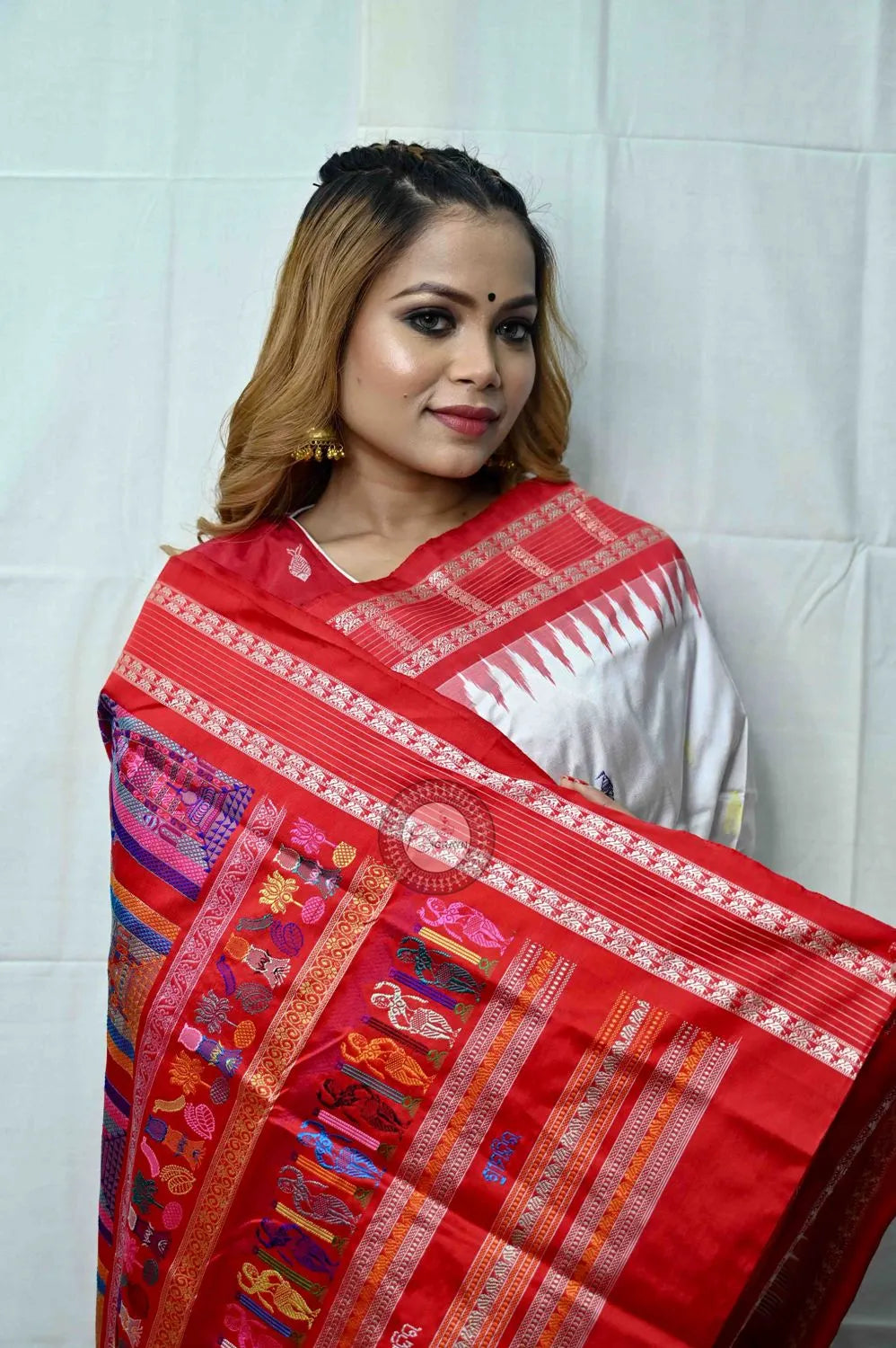 White Red Sri Mandir Sambalpuri Silk Saree