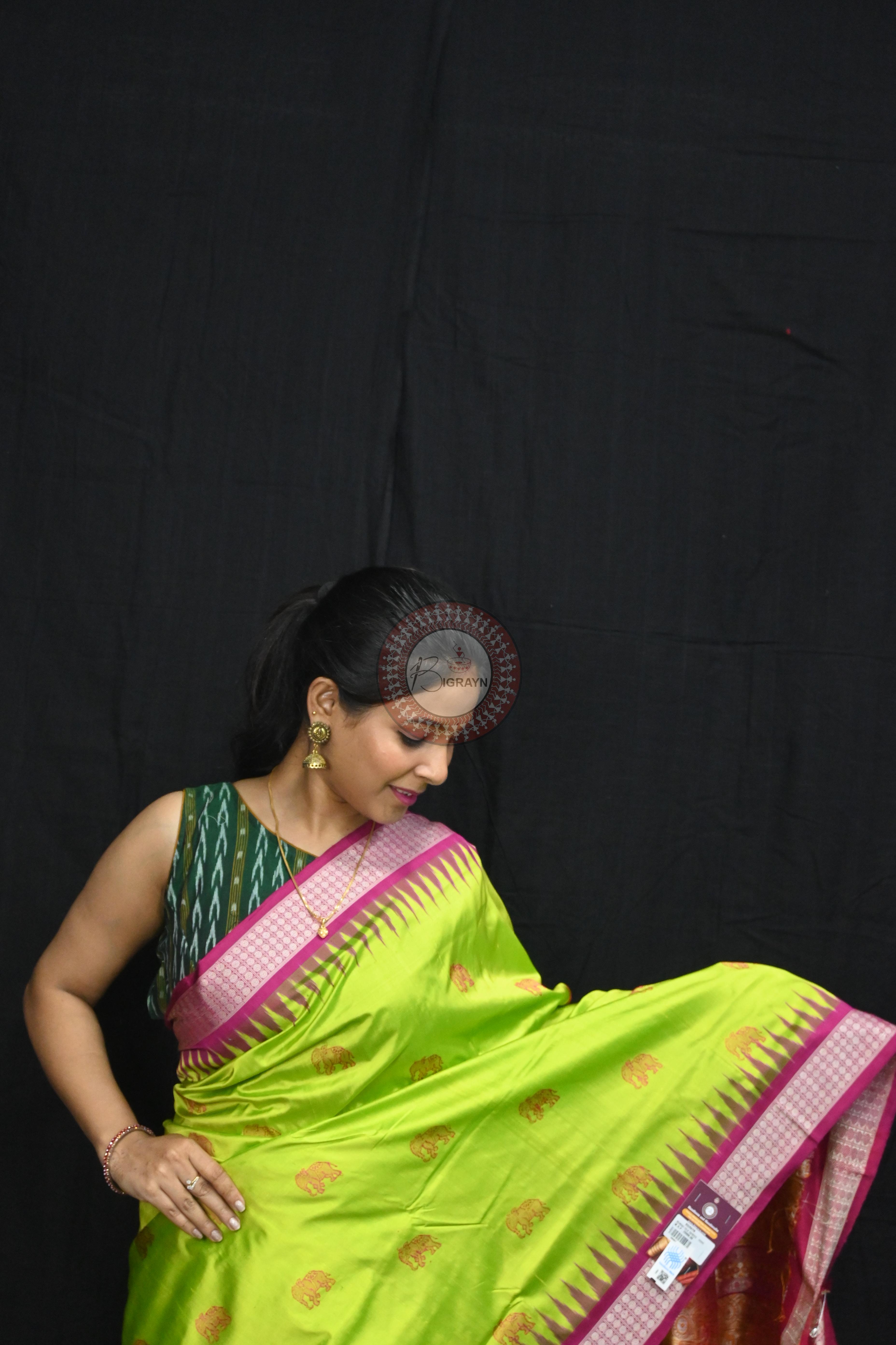 Neon Magenta Elephant Bomkai Silk Saree