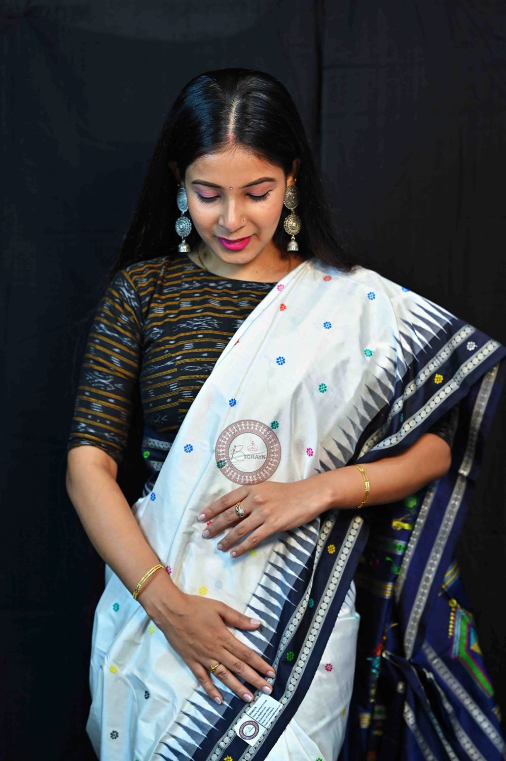 White Navy Blue Dolabedi Silk Saree