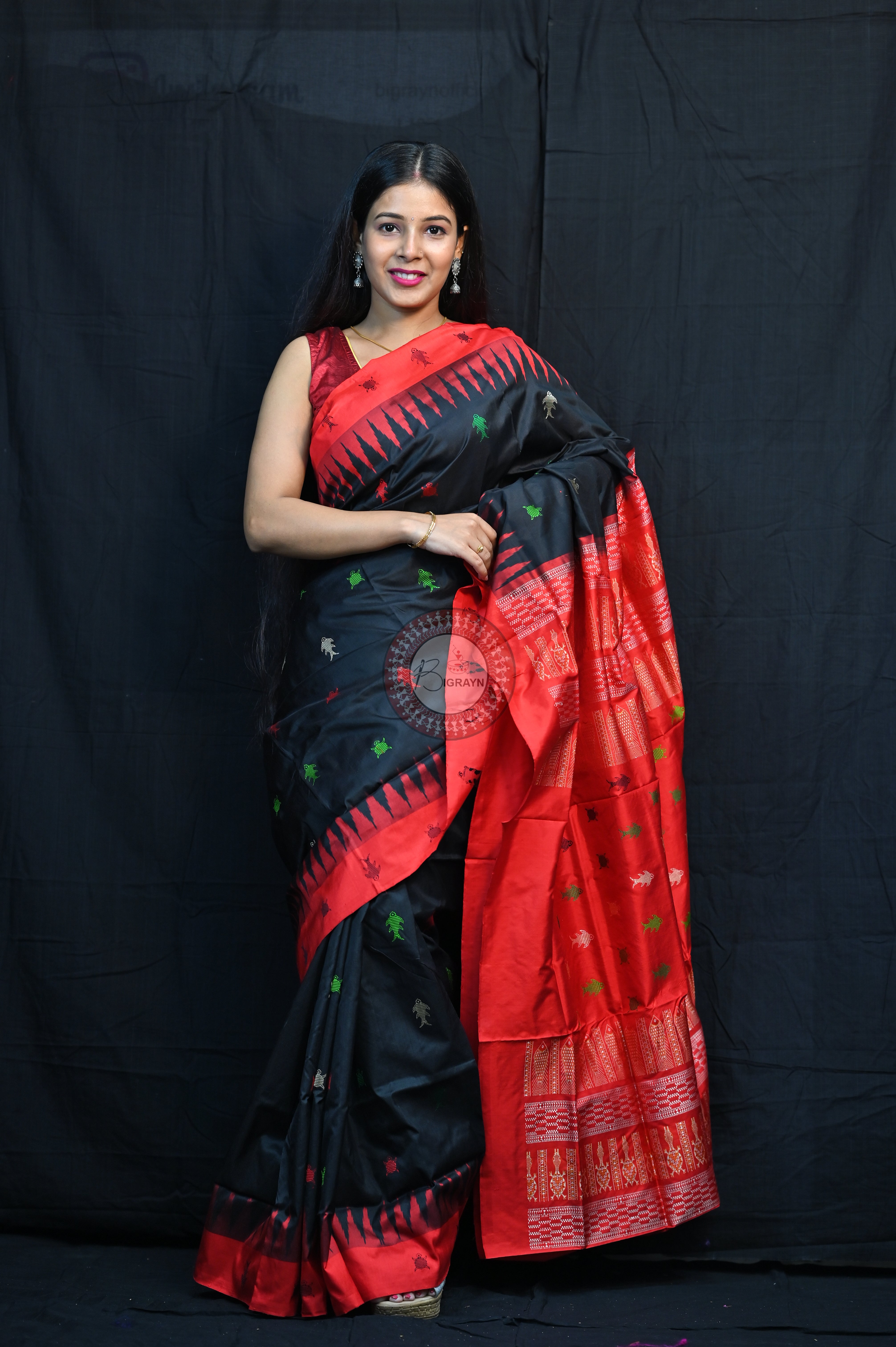 Mastya Kachhap Black Red Bomkai Silk Saree