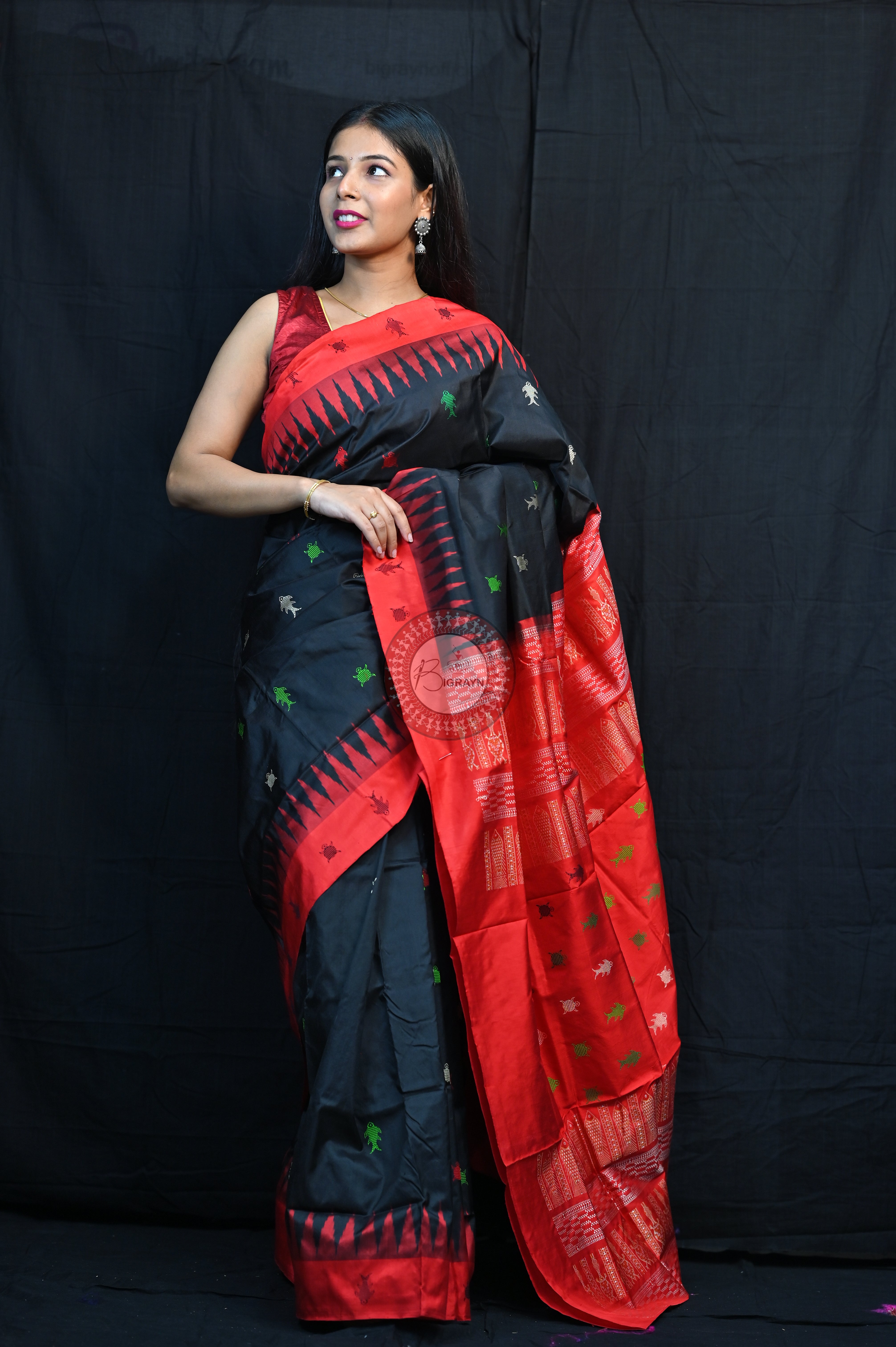 Mastya Kachhap Black Red Bomkai Silk Saree