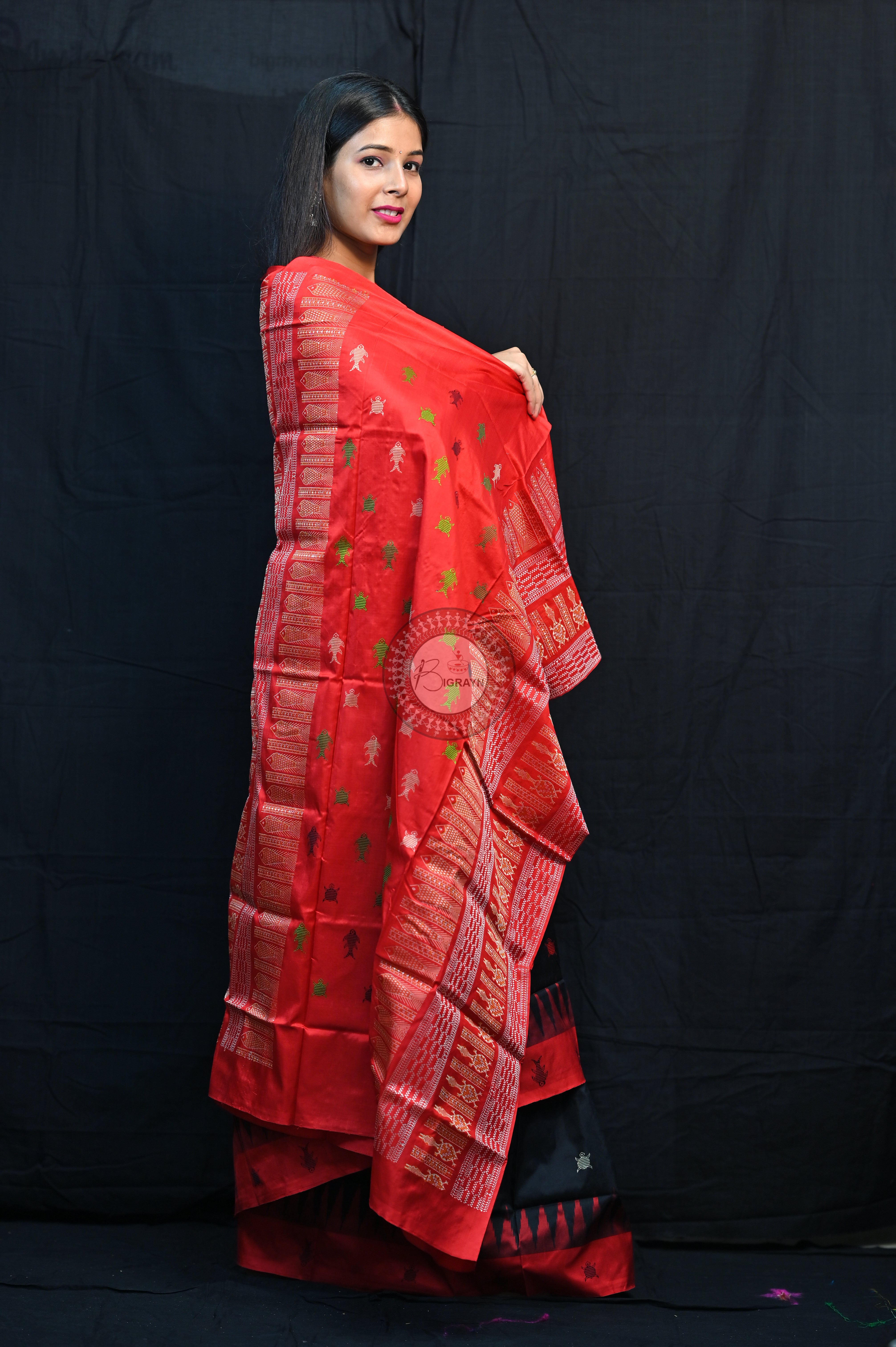 Mastya Kachhap Black Red Bomkai Silk Saree