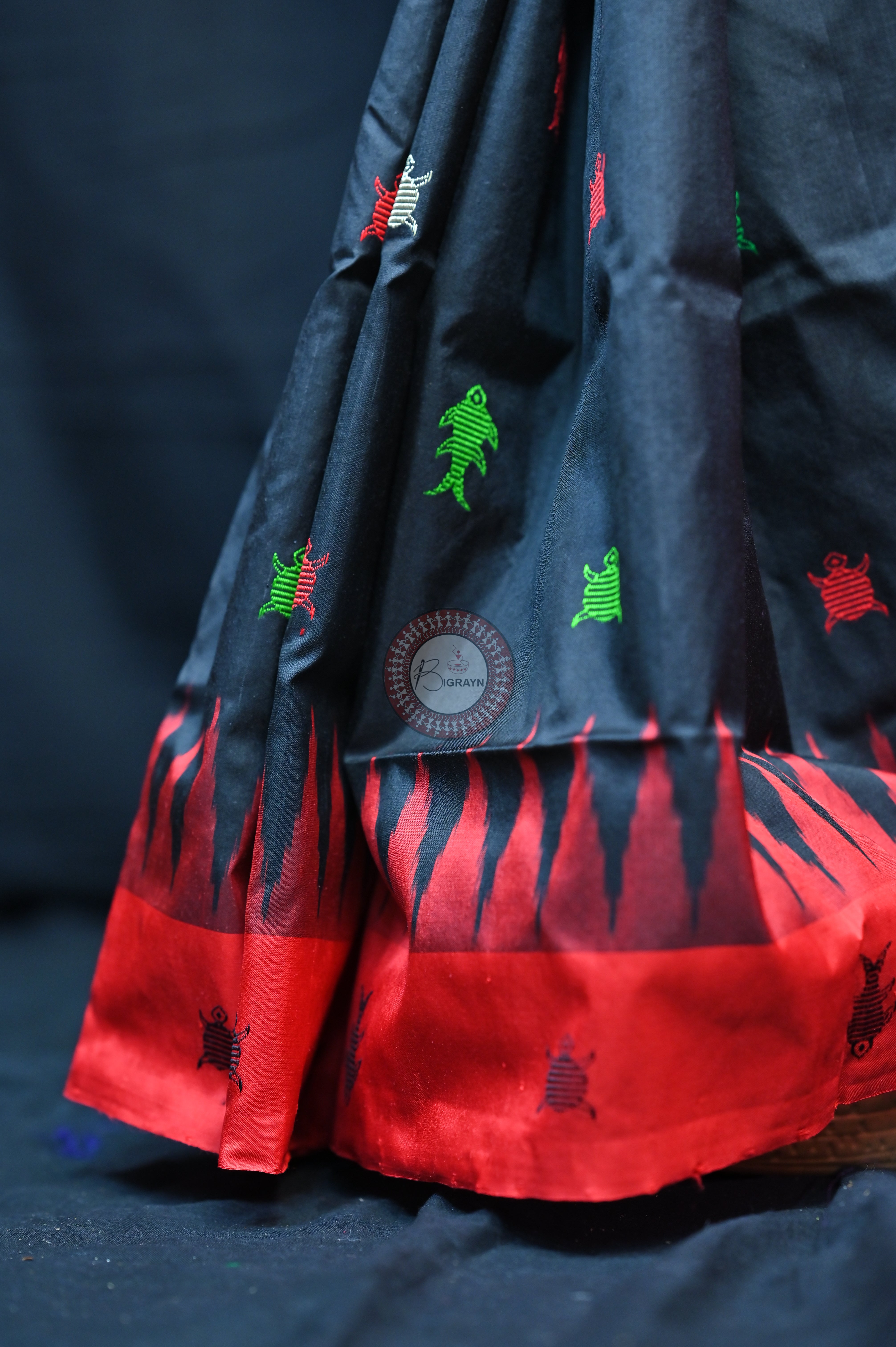 Mastya Kachhap Black Red Bomkai Silk Saree