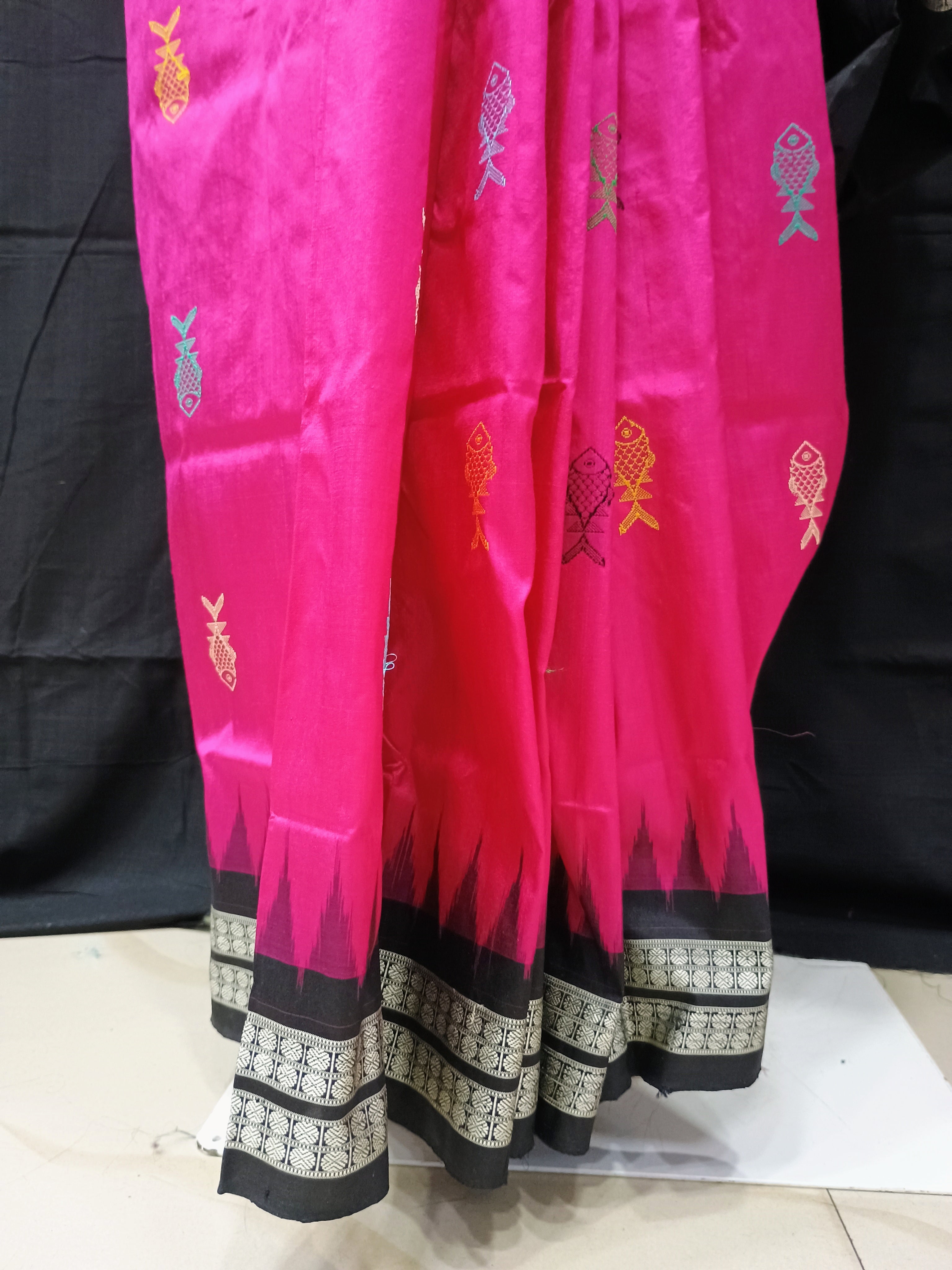 Magenta Black Fish Bomkai Silk Saree