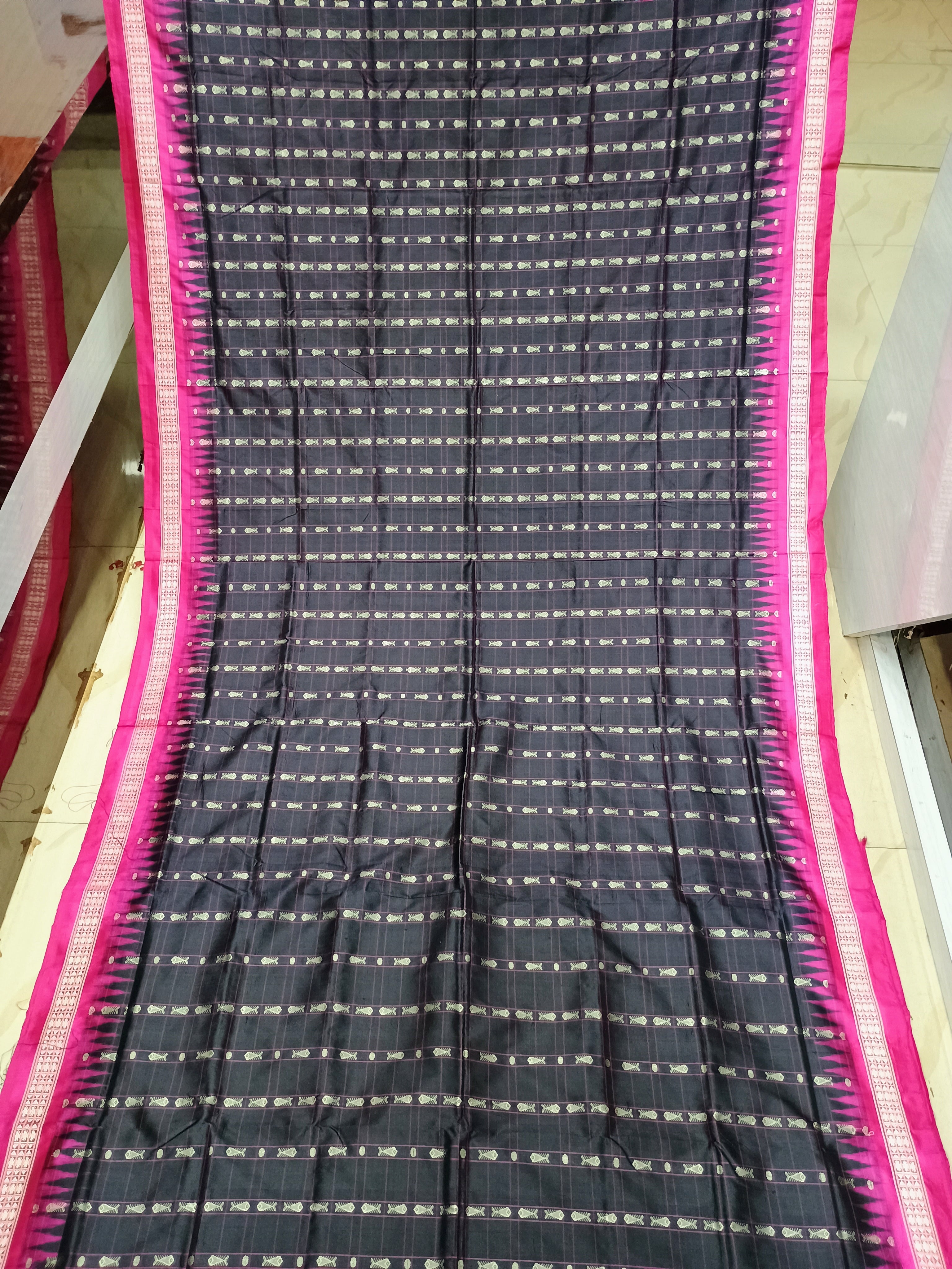 Black Magenta Patly Hazar Buti Bomkai Silk Saree