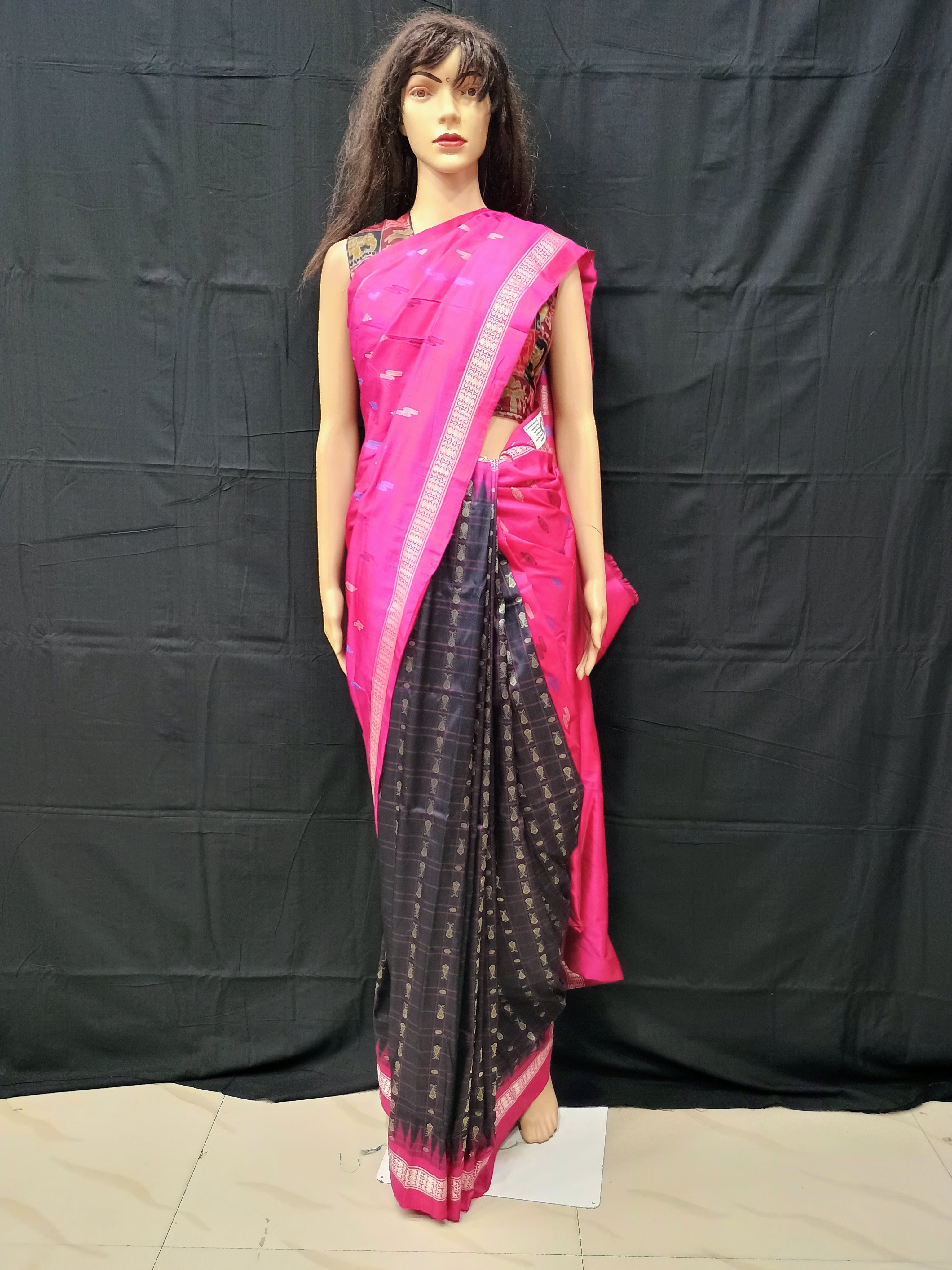 Black Magenta Patly Hazar Buti Bomkai Silk Saree
