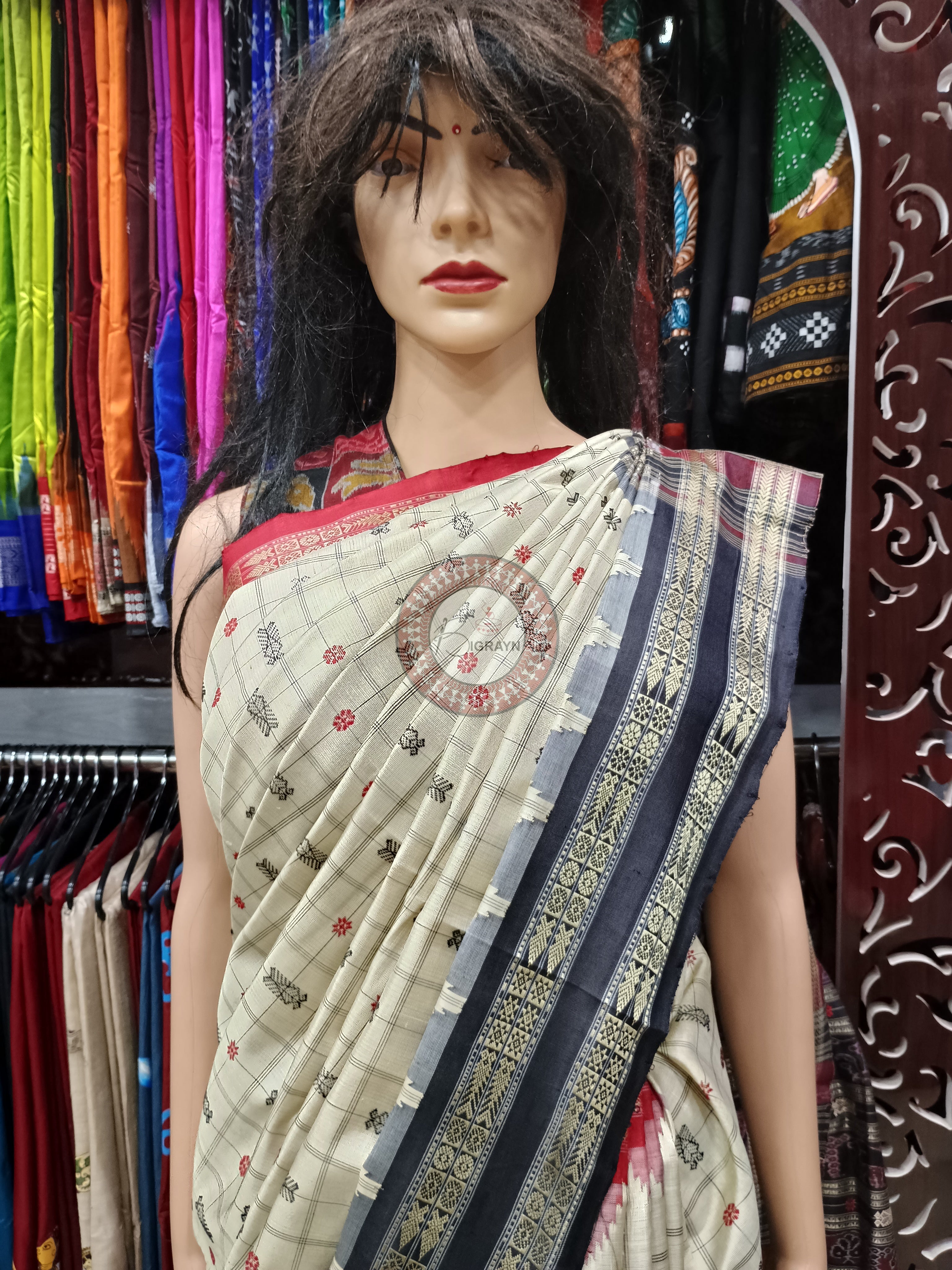 Off White Ganga Jamuna Border Phoda Kumbha Tusser Silk Saree