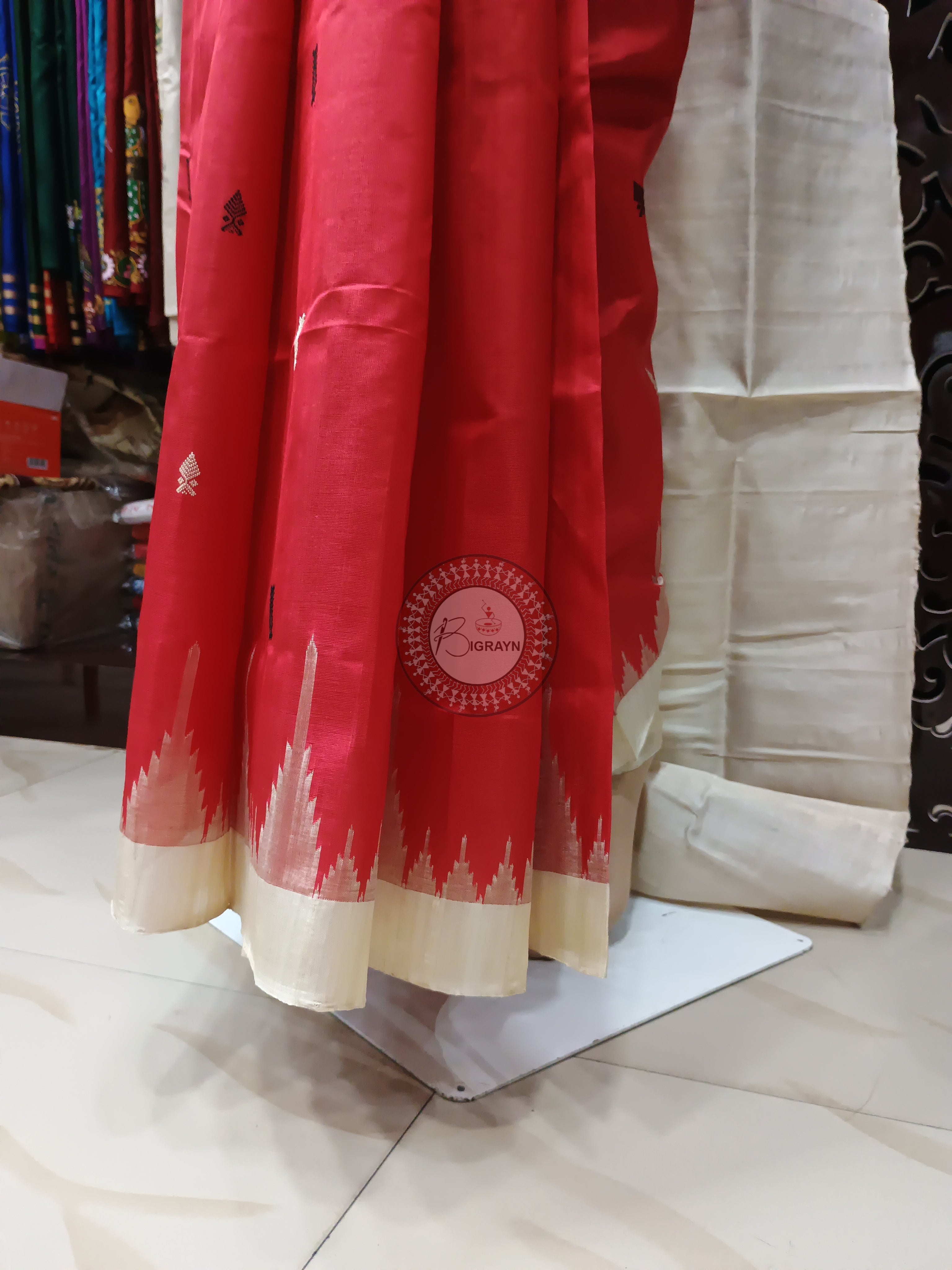 Red Off White Phoda Kumbha Tusser Silk Saree