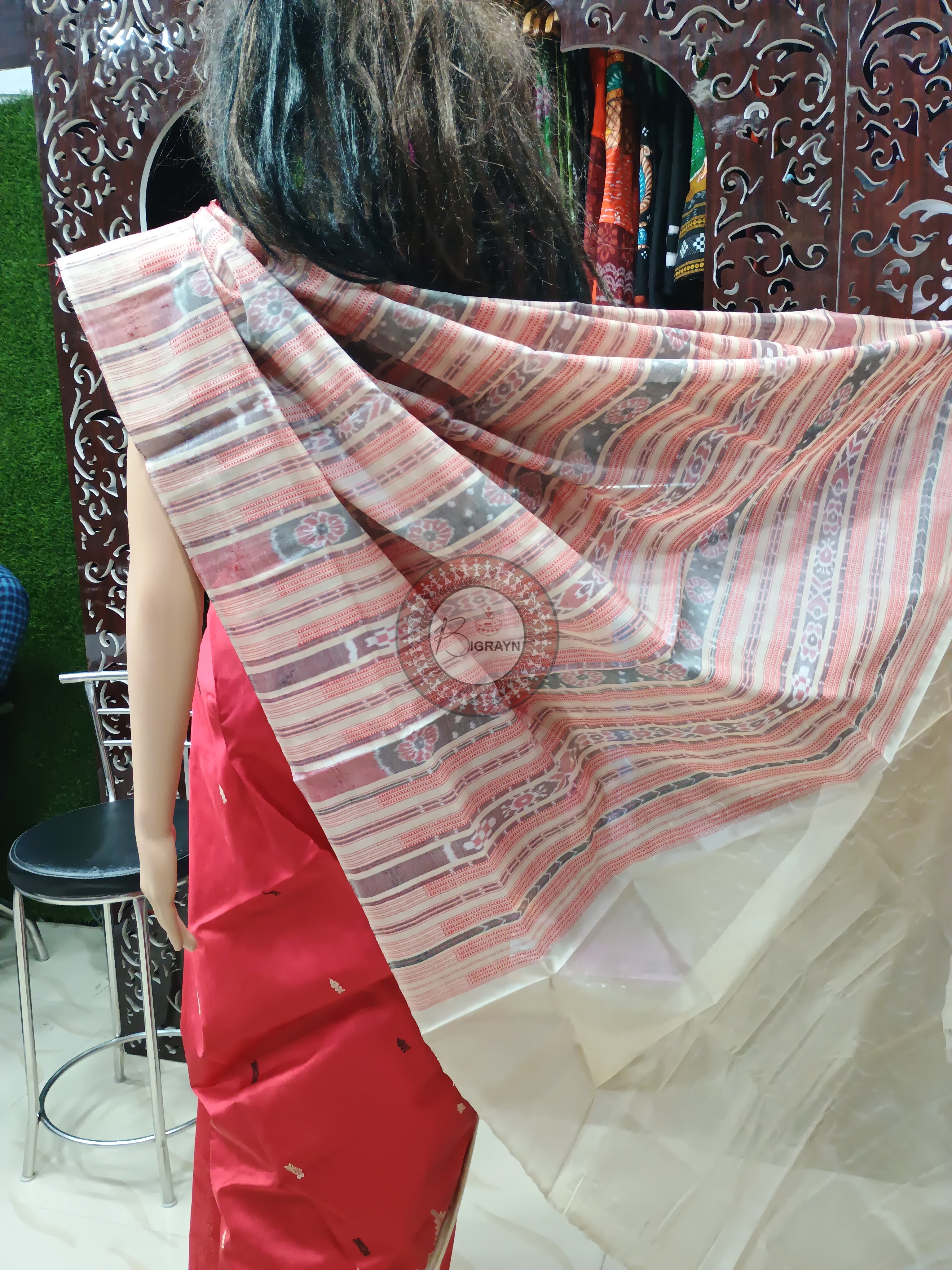 Red Off White Phoda Kumbha Tusser Silk Saree