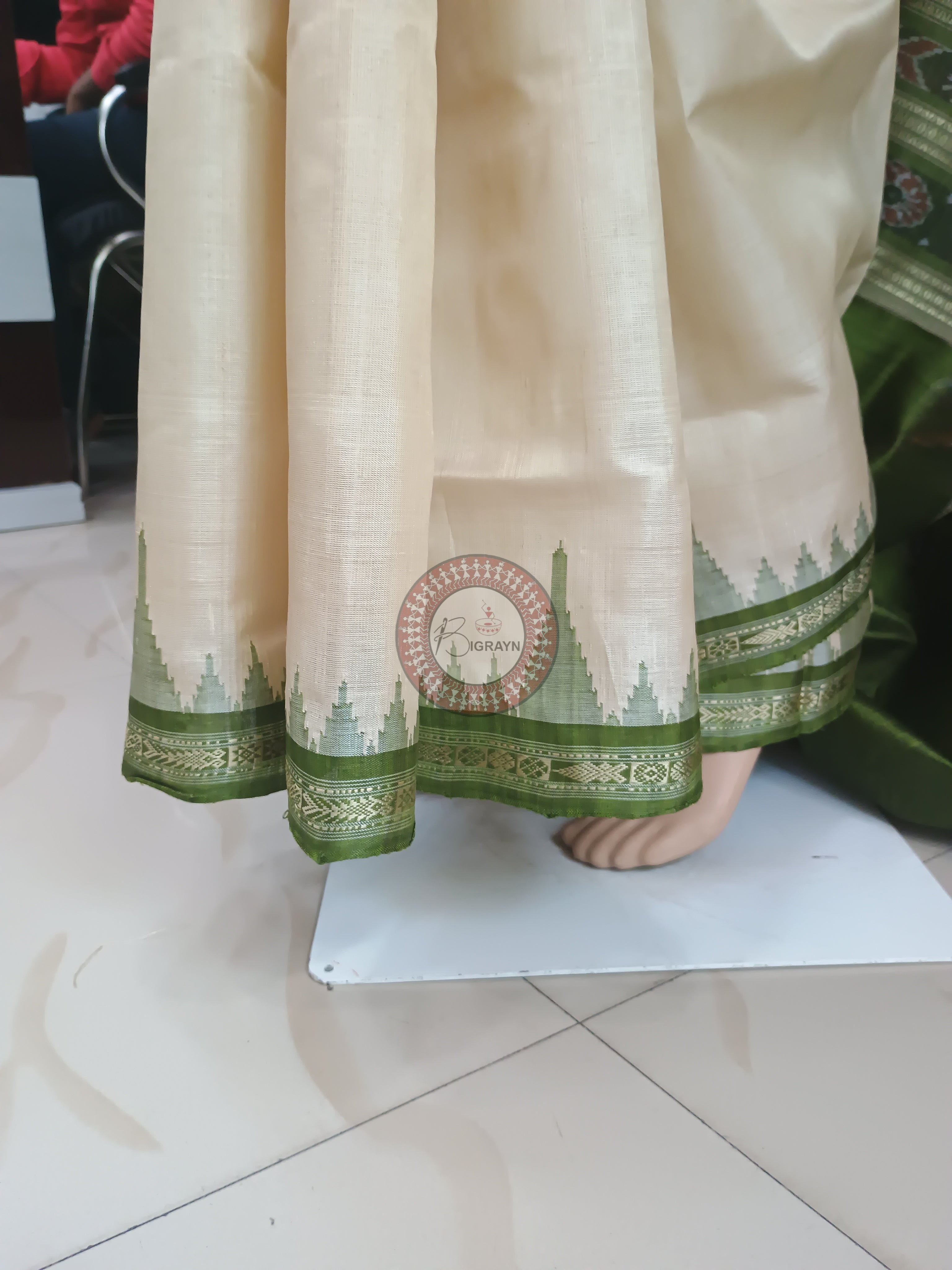 Tussarite Mehendi Green Phoda Kumbha Tusser Silk Saree