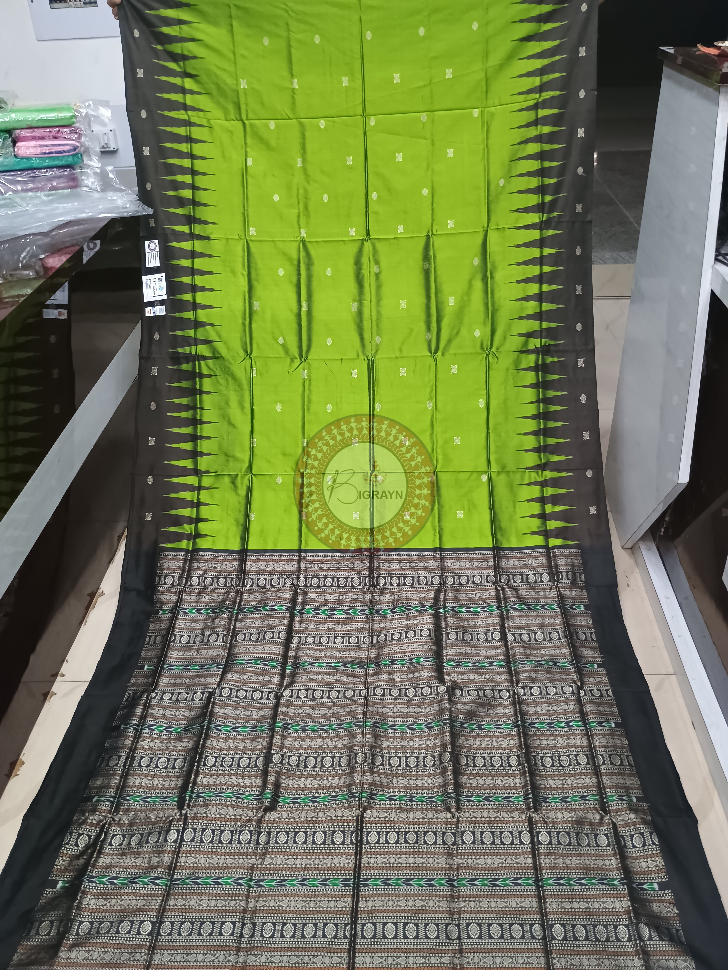 Green Black Flower Design Plain Border Bomkai Silk Saree