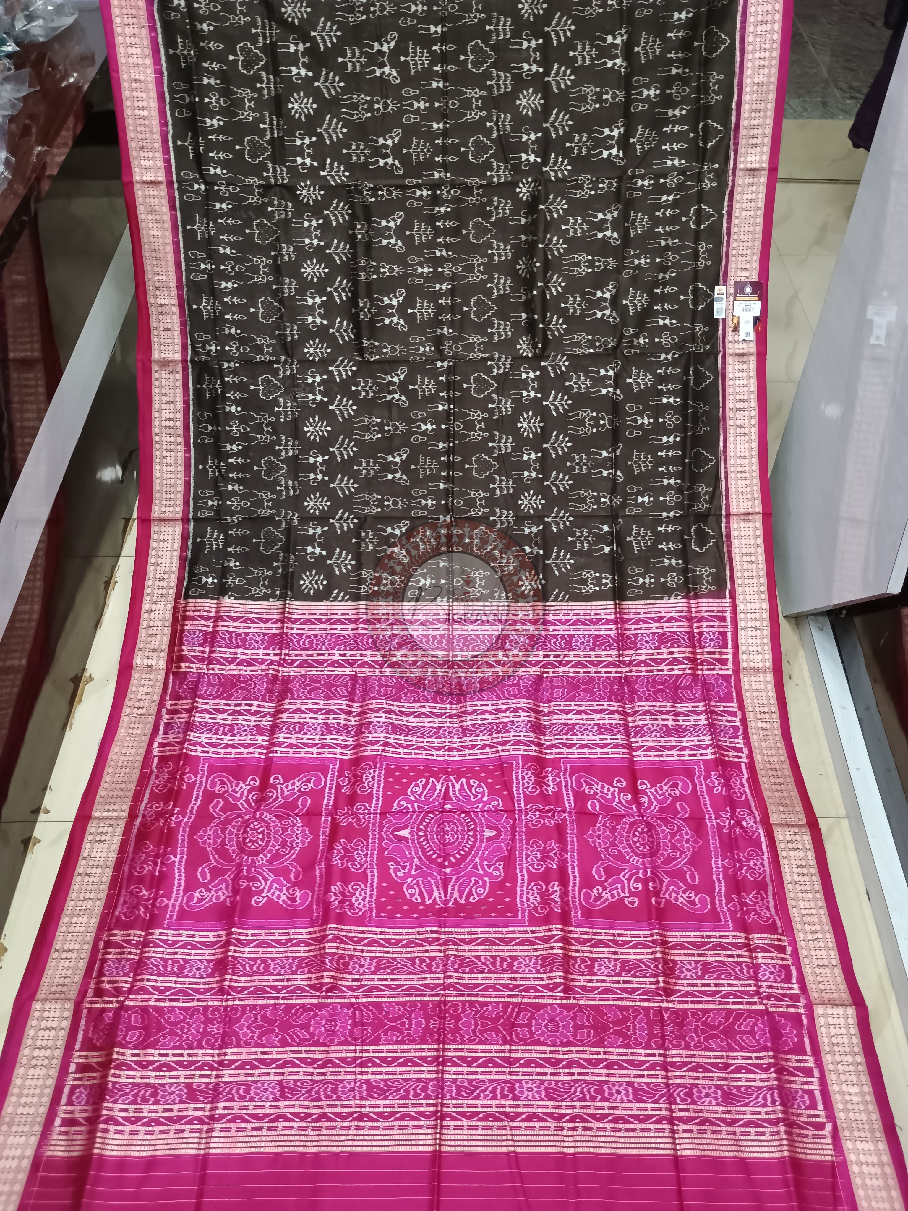 Black Magenta Tribal Pasapali Sambalpuri Silk Saree