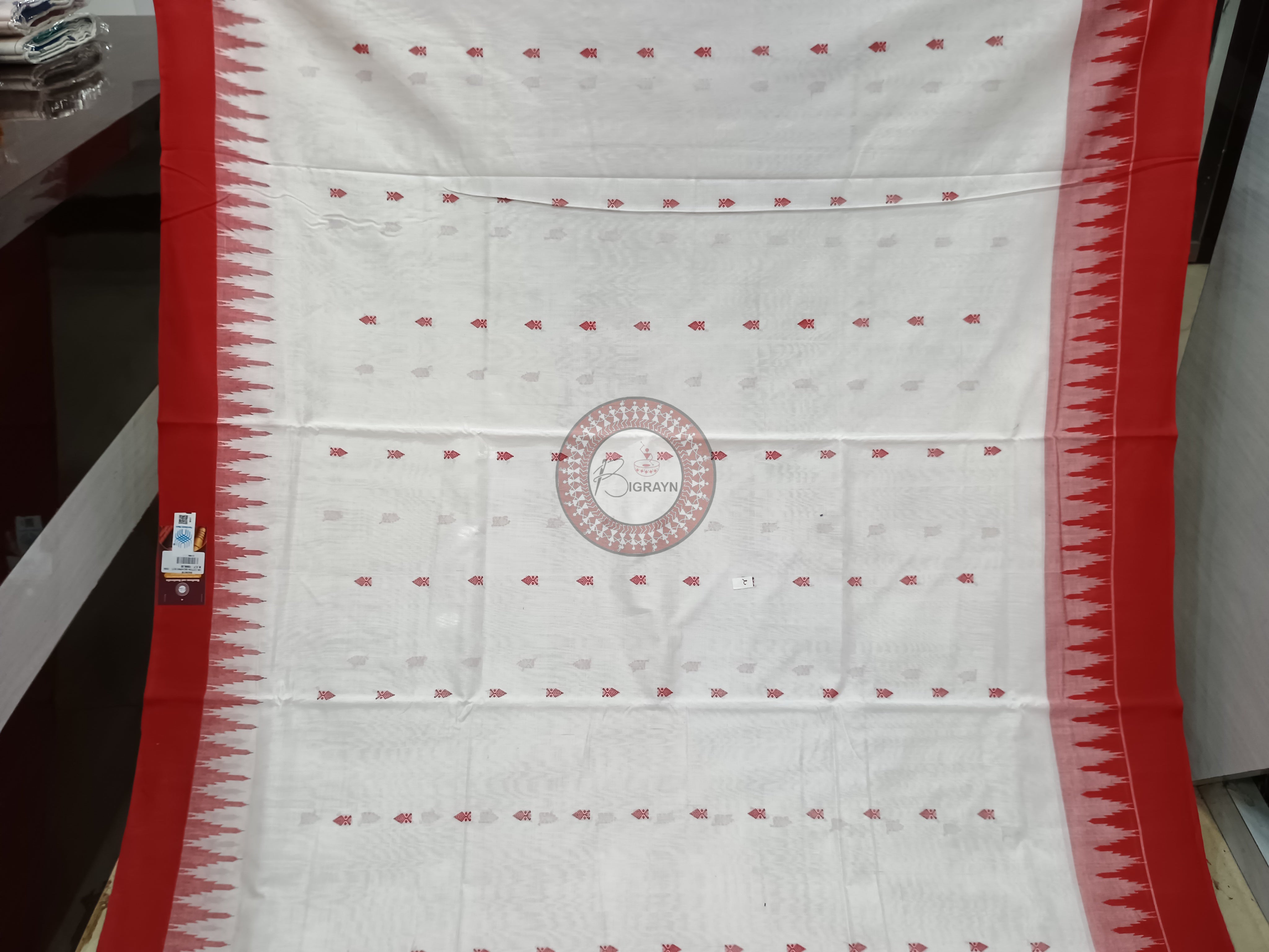 White Red Sachipar Buti Handloom Sambalpuri Cotton Saree