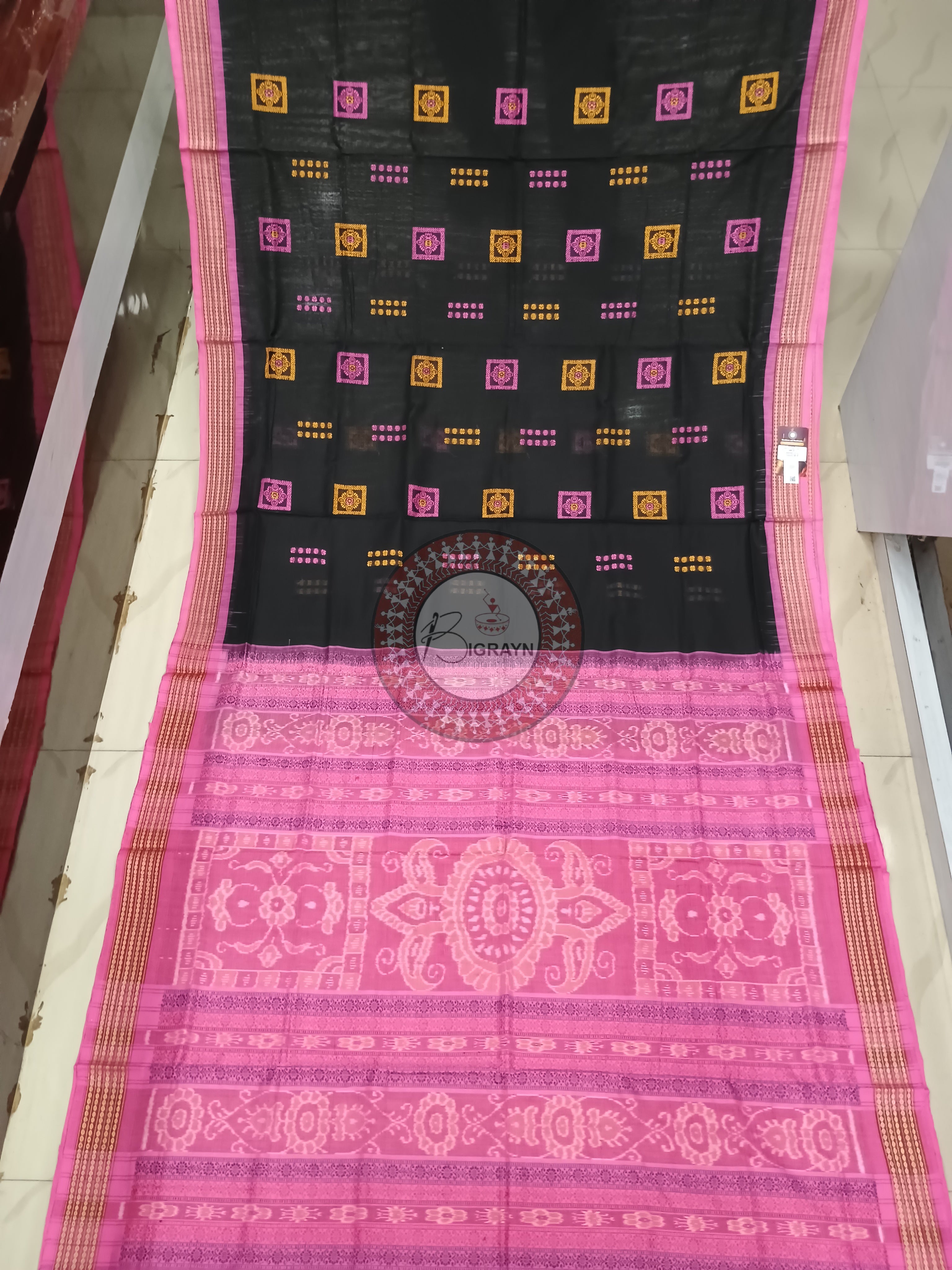 Black Pink Flower Handloom Bomkai Cotton Saree