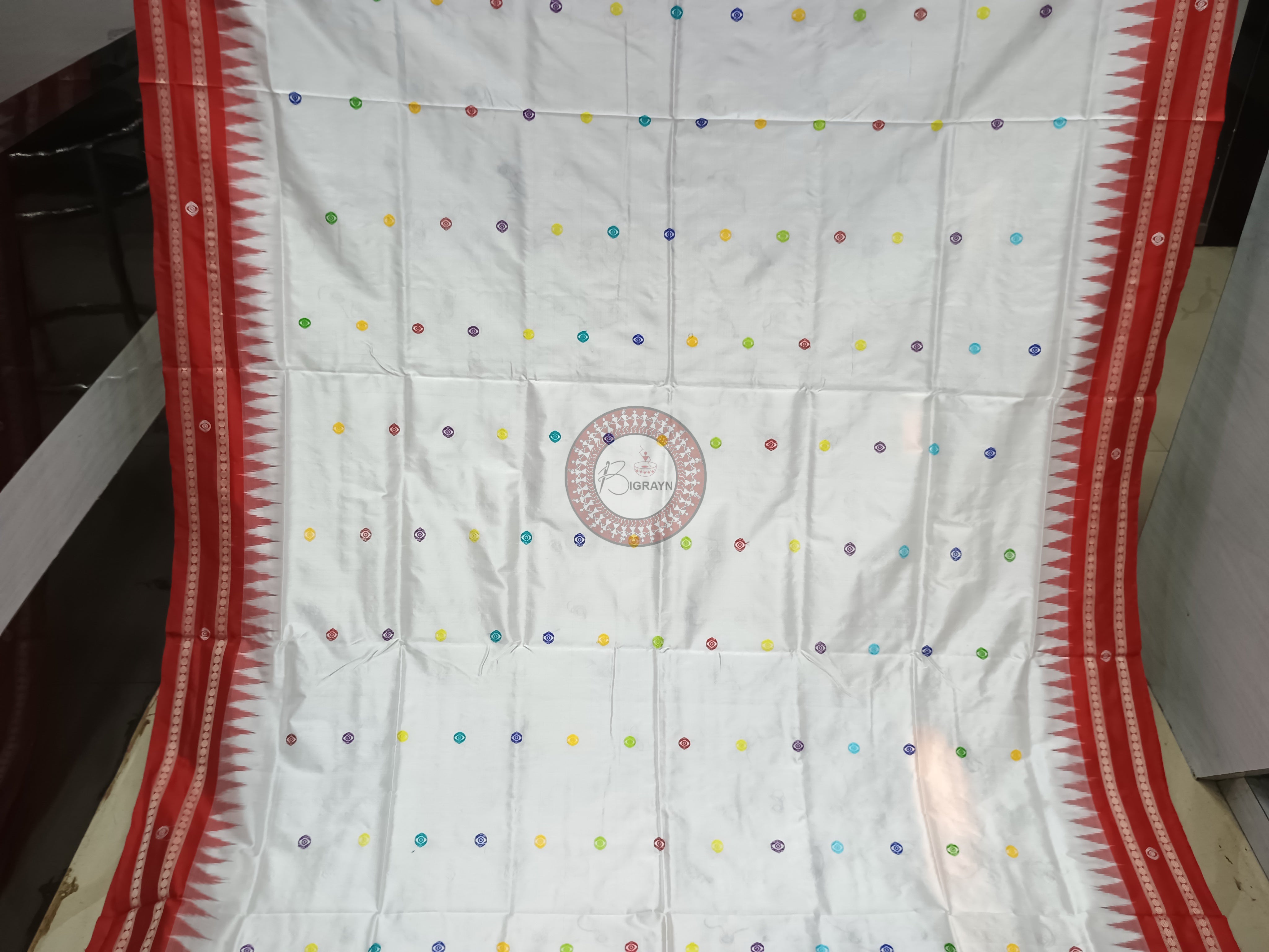 White Red Neela Chakra Sambalpuri Silk Saree