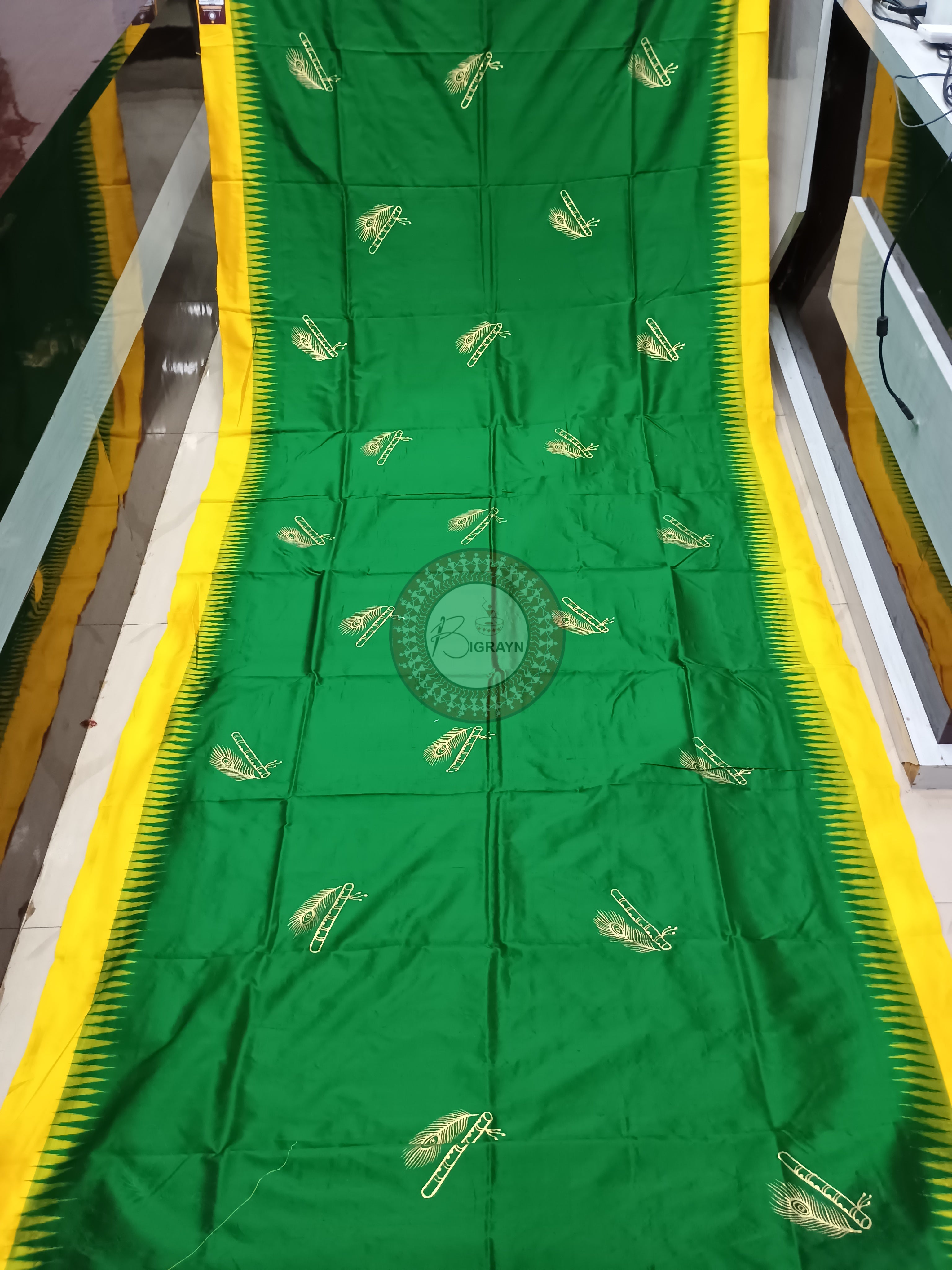 Green Yellow Radha Krishna Mordern Art Theme Pattachitra Silk Saree