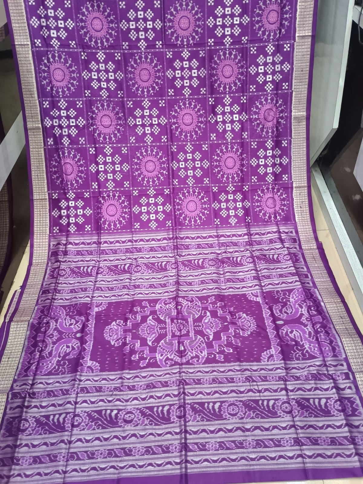 Purple White Mini Pasapali With Round Tribal Design Sambalpuri Silk Saree